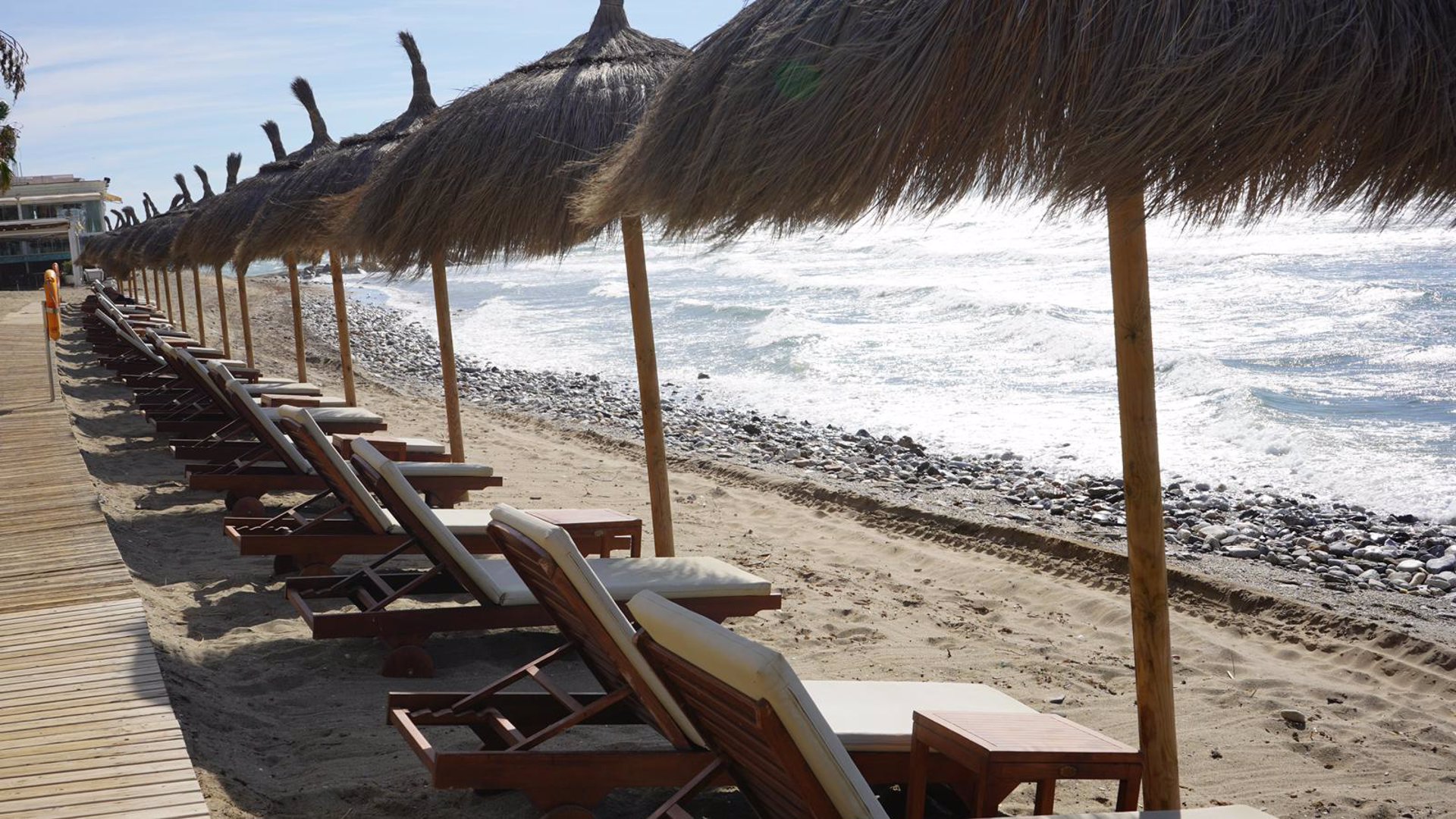 Aehcos exige que se ejecuten proyectos de estabilización de playas "que acumulan más de tres años de retrasos"