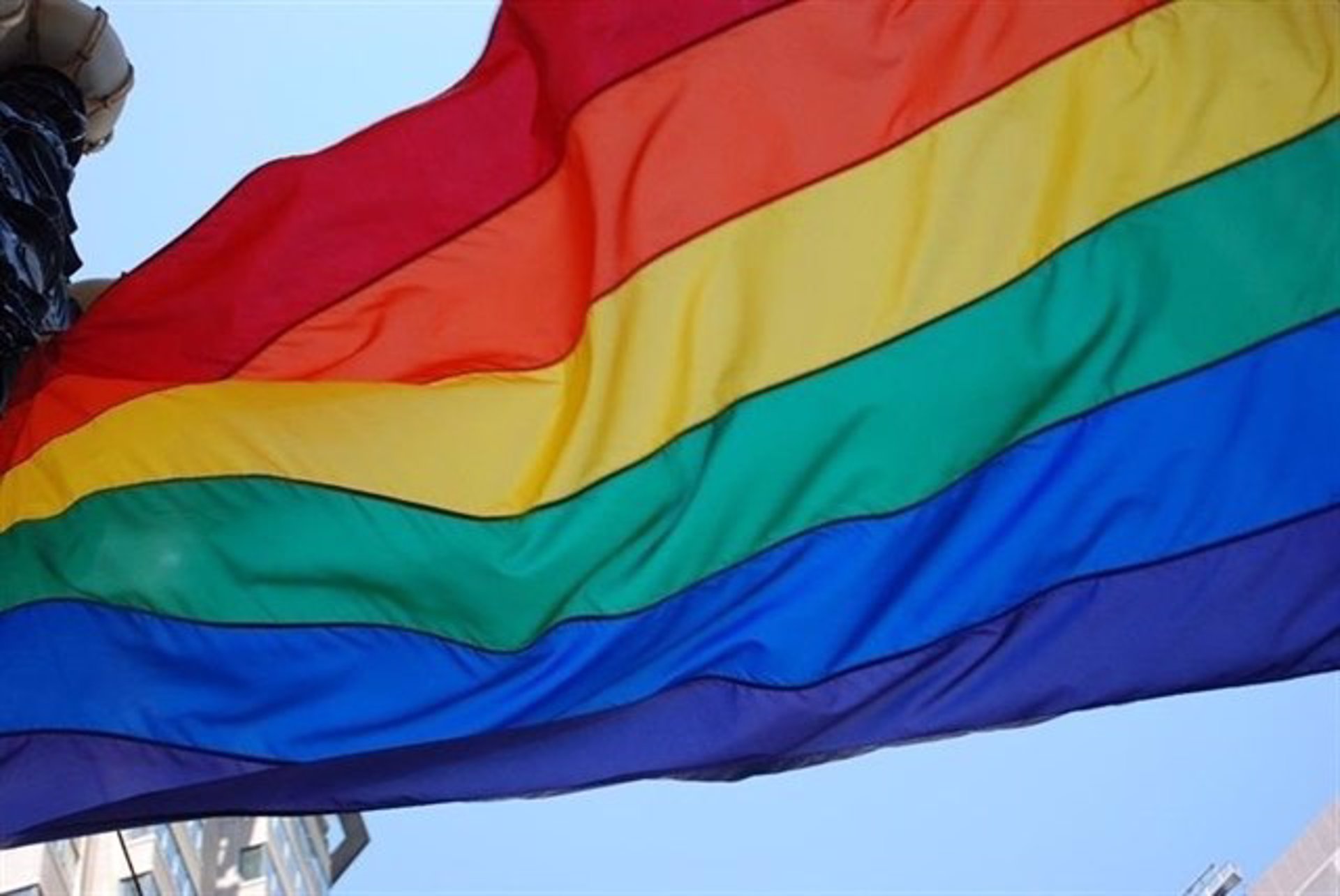 Denuncian por homofobia a una panadería que pagó al empleado con el concepto de "nómina abril maricón"