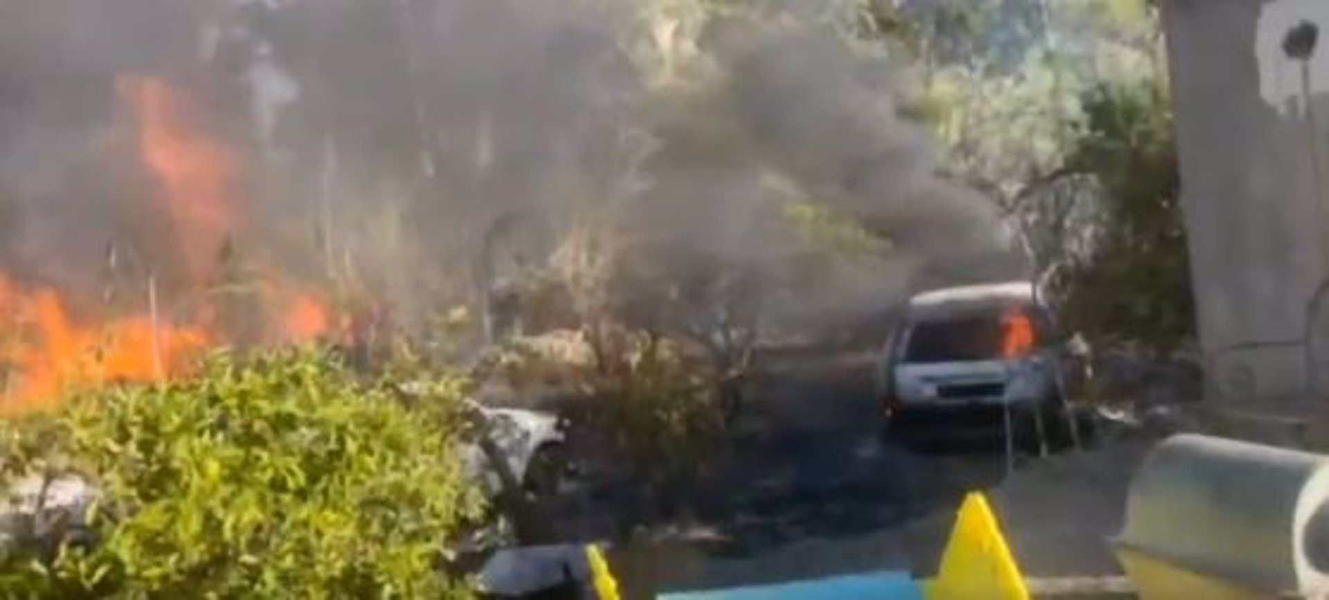 Estabilizado el fuego declarado en un paraje natural de Guaro por el incendio de dos vehículos