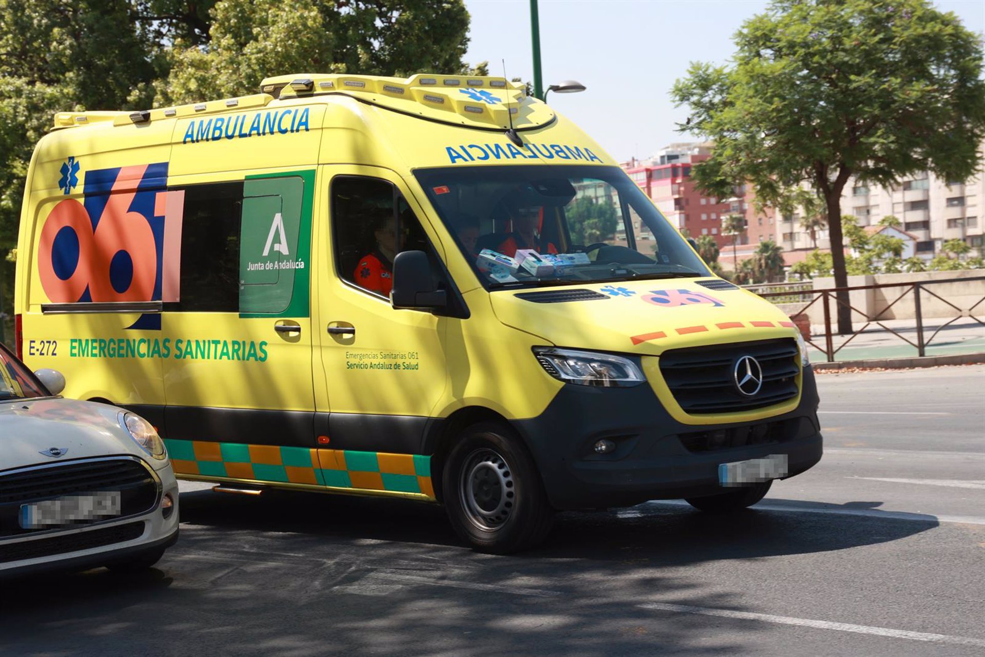 Herido grave un trabajador al caer de una plataforma en Málaga capital