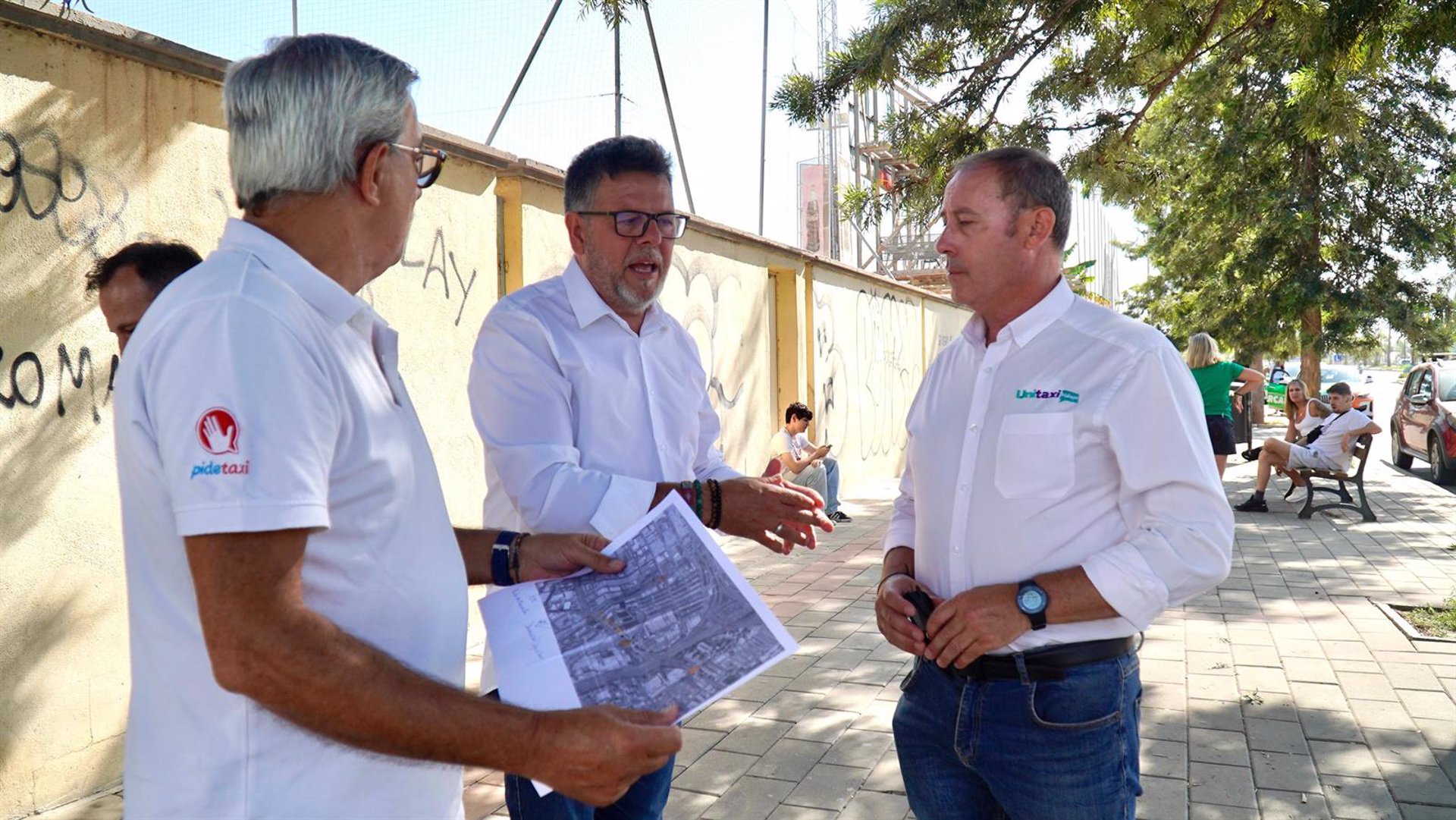 PSOE y Aumat piden al Ayuntamiento medidas de seguridad para los taxistas en el entorno de Cortijo de Torres