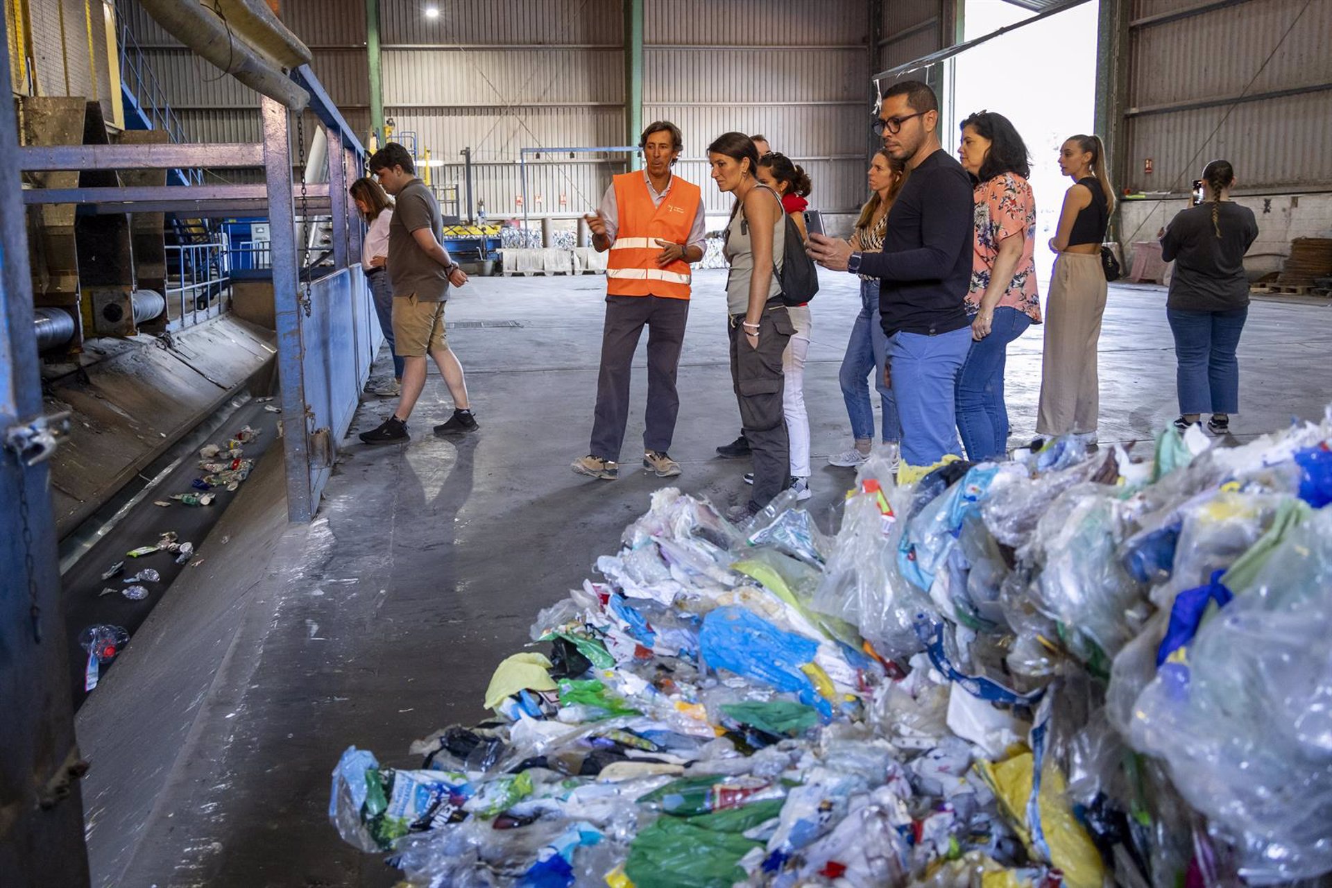 Alumnado del encuentro sobre Economía Circular de la UNIA visitan el centro ambiental Los Ruices