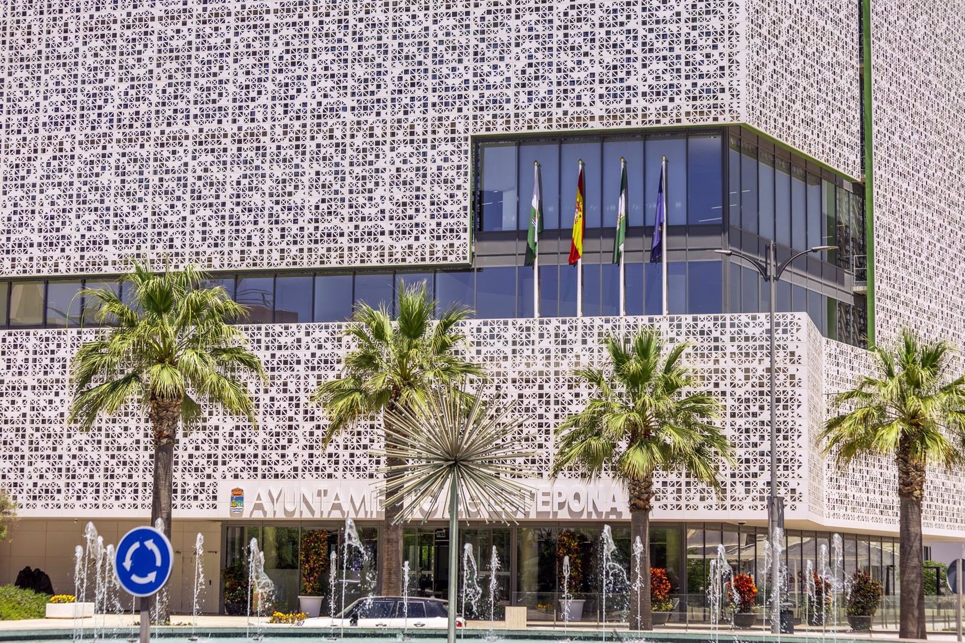 El Ayuntamiento de Estepona intensifica las labores de inspección en terrazas y veladores en vía pública