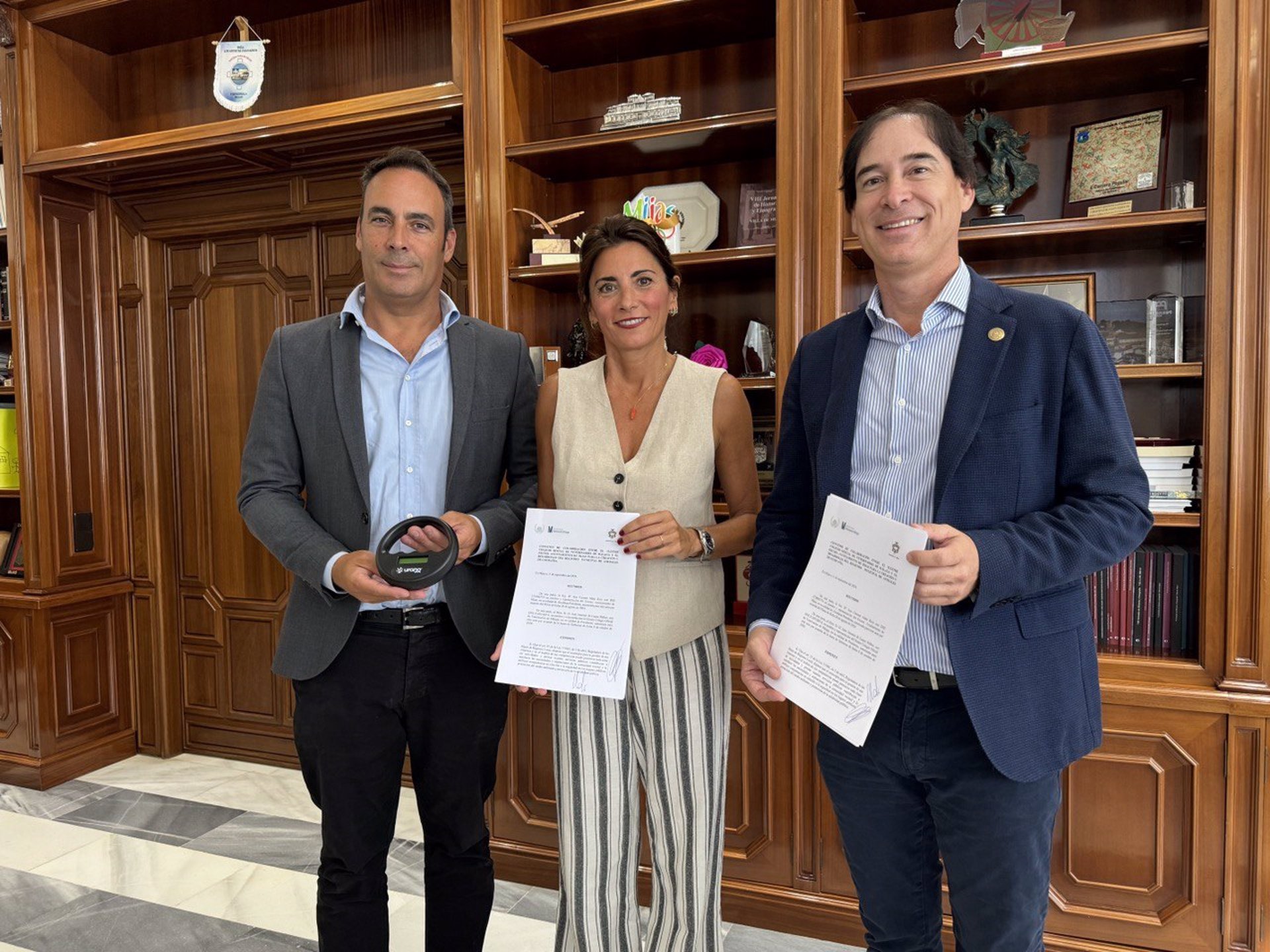 El Ayuntamiento de Mijas suscribe la creación del registro municipal de animales de compañía