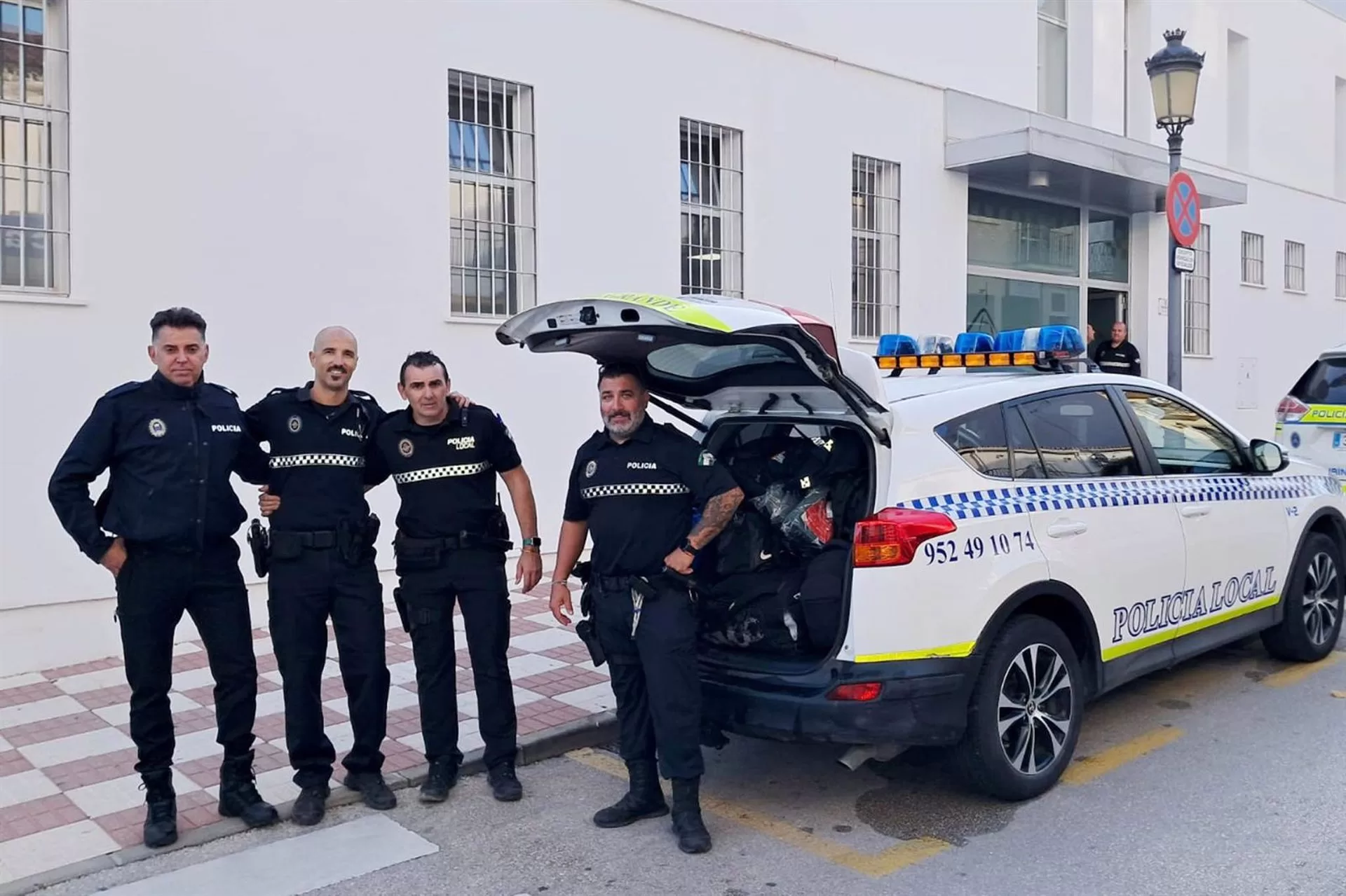 Cuatro agentes de la Policía Local de Alhaurín el Grande se desplazan a Algemesí para colaborar