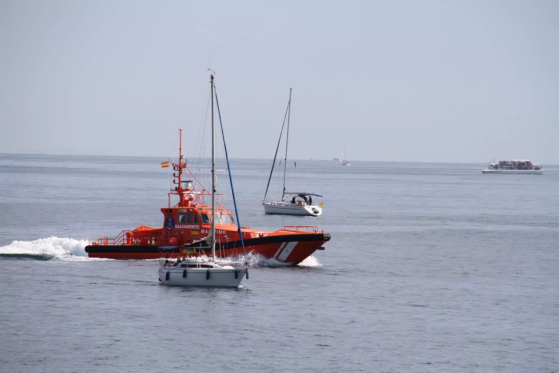 Rescatan en el mar el cuerpo de un varón adulto tras ser avistado por un pesquero
