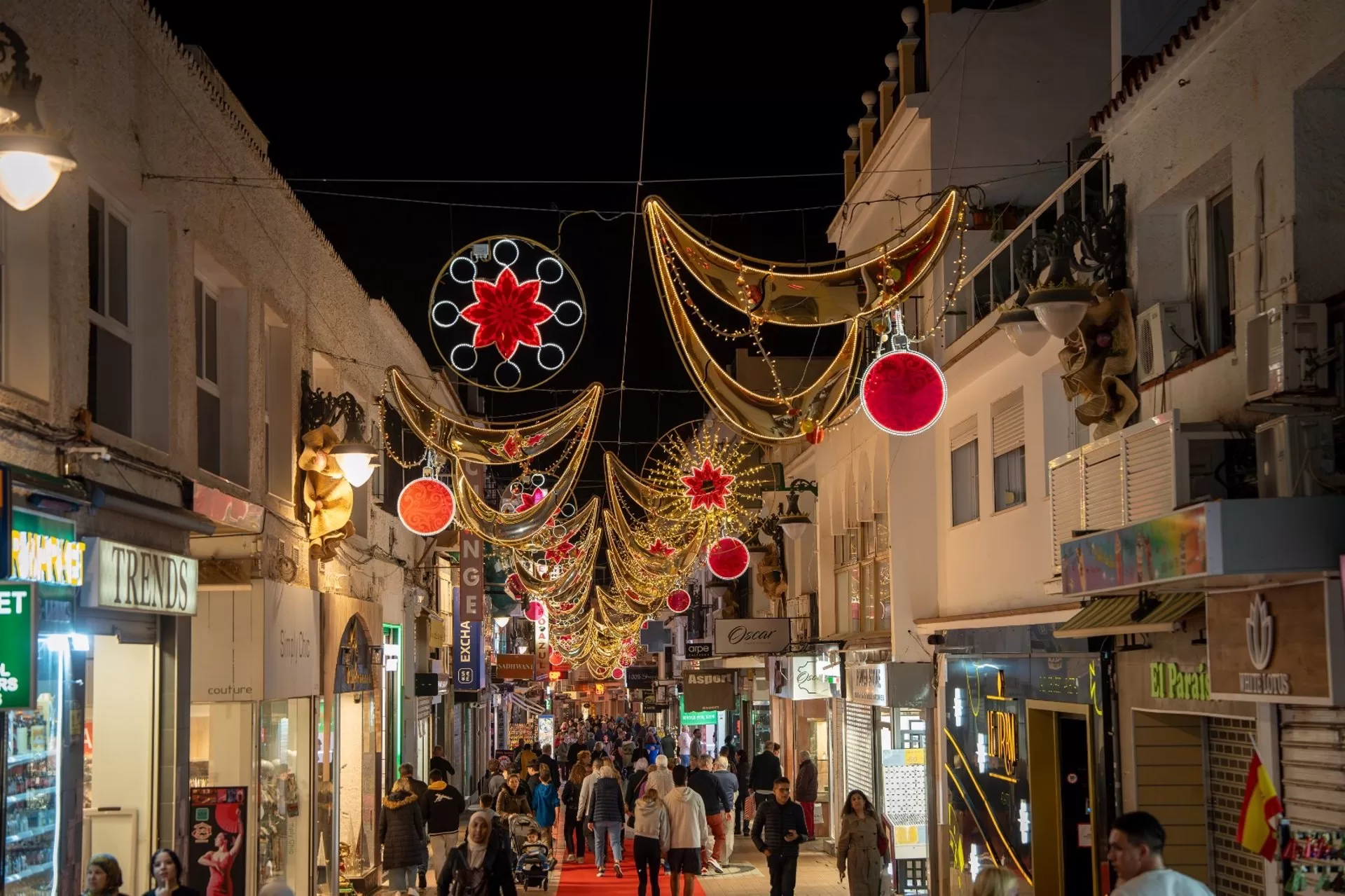 Torremolinos autoriza del 22 de diciembre al 6 de enero aumentar dos horas los horarios de cierre de hostelería