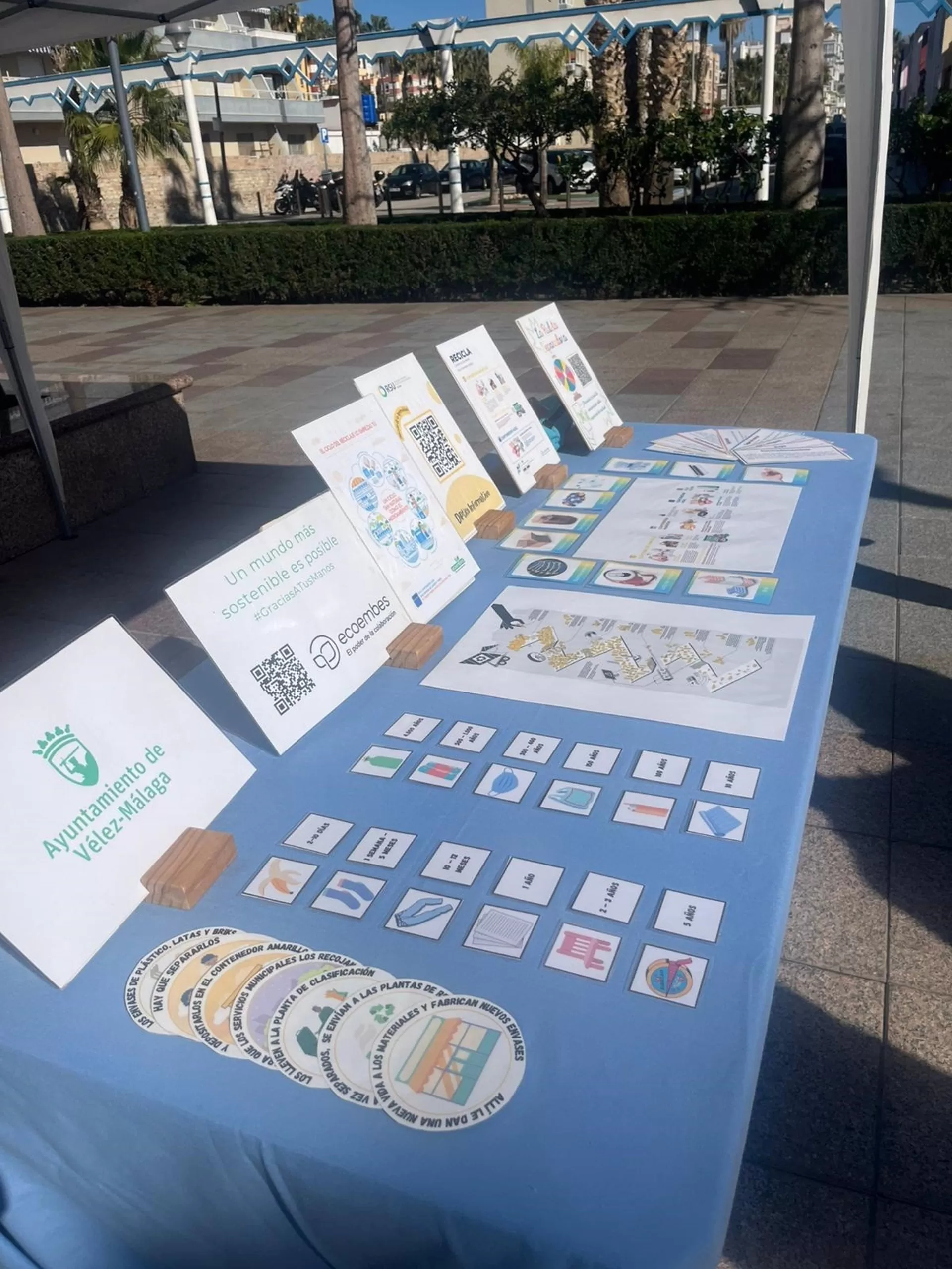 La Diputación fomenta la separación de residuos con una campaña informativa en Vélez-Málaga