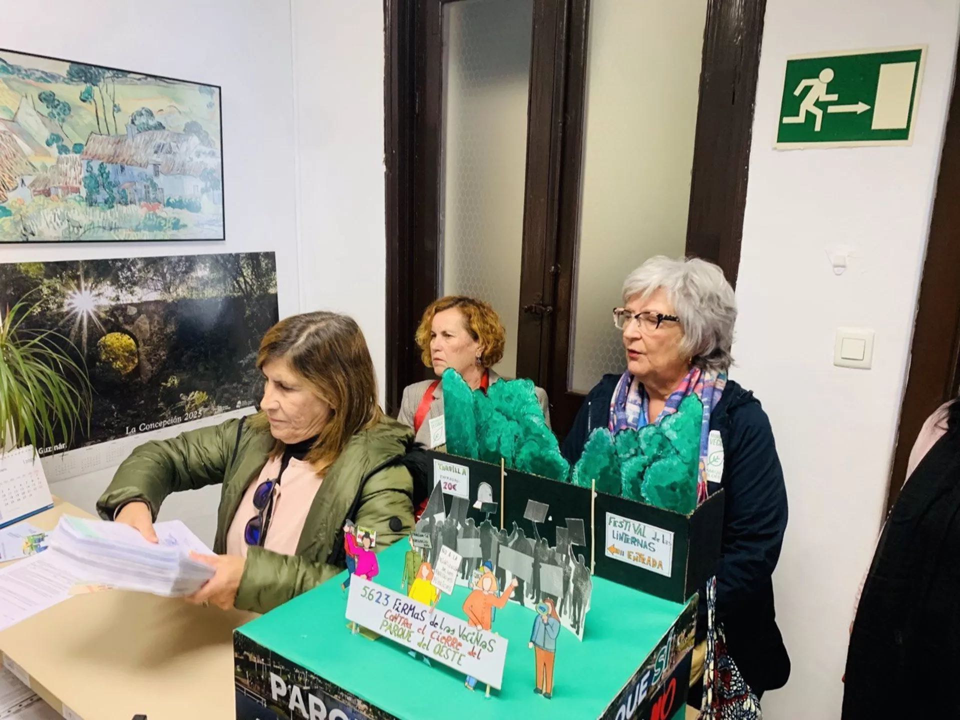 Entregan más de 5.000 firmas contra "la privatización" del Parque del Oeste