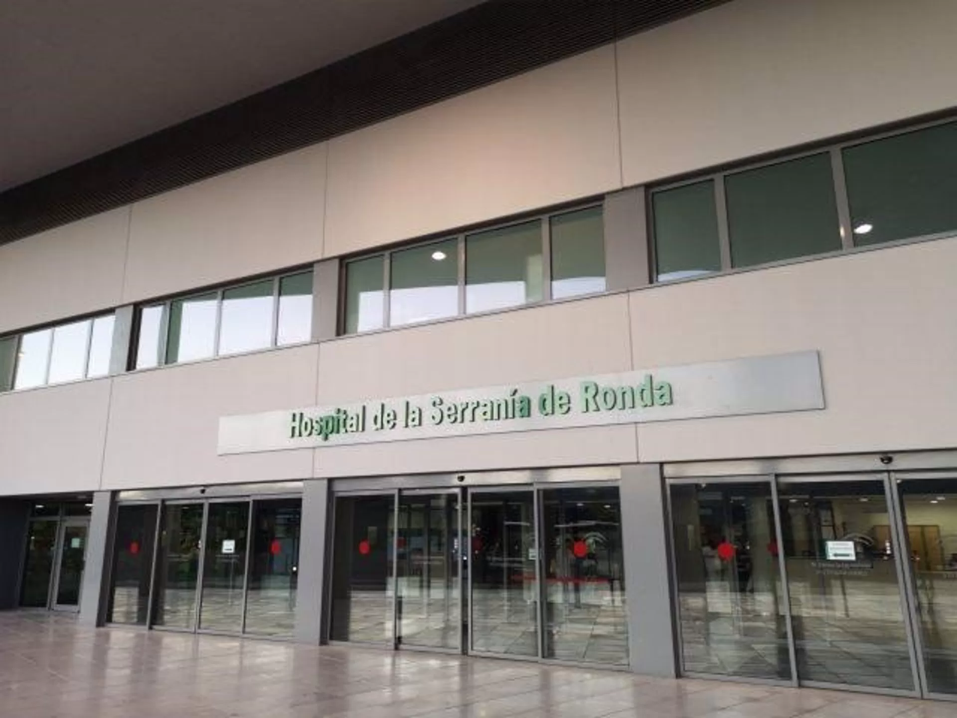 Con Málaga pide dotar a Radiodiagnóstico del Hospital de la Serranía con dos equipos de última generación TAC