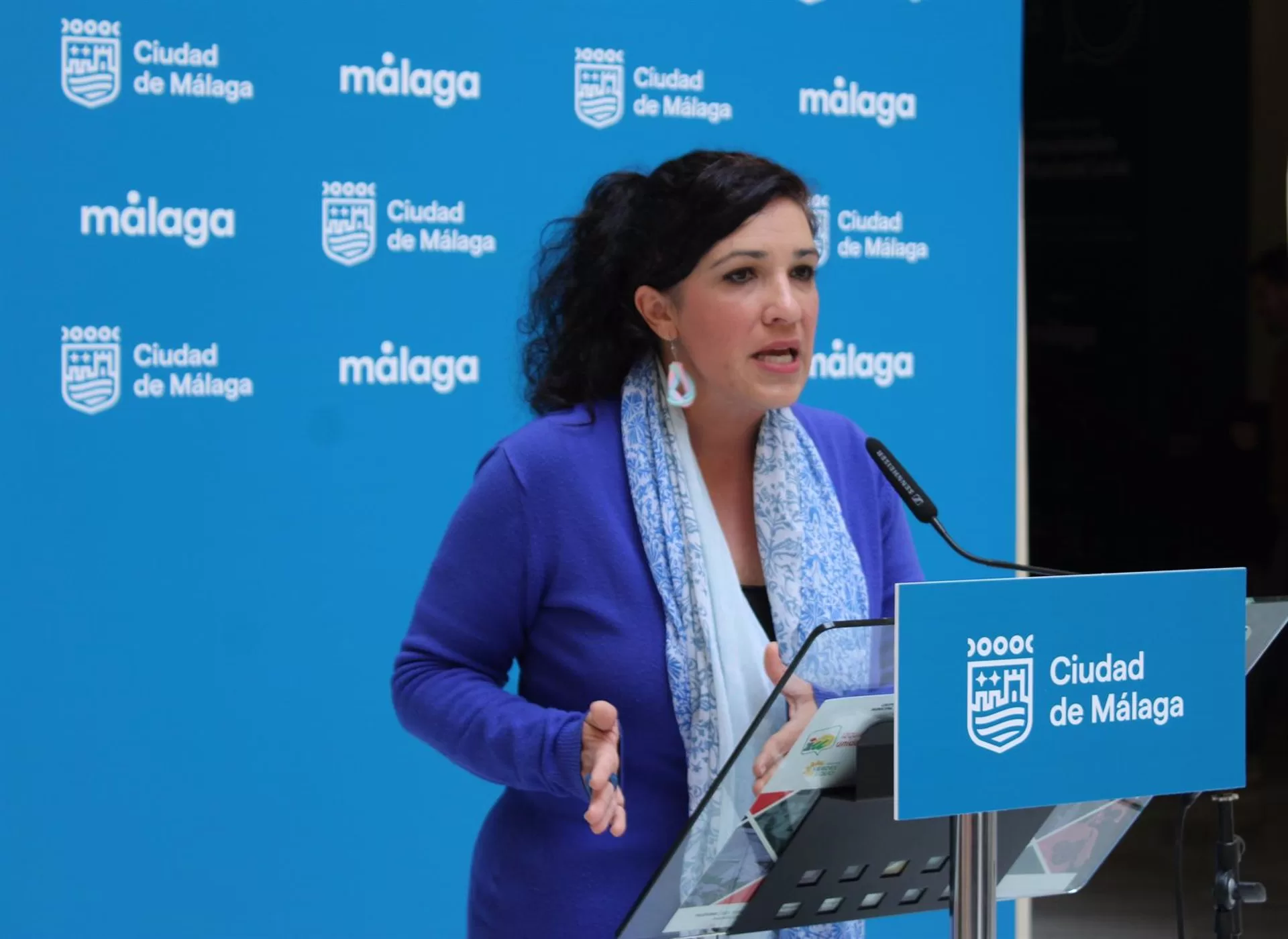 Con Málaga presenta 18 alegaciones para impedir nuevas licencias de pisos turísticos y revertir existentes