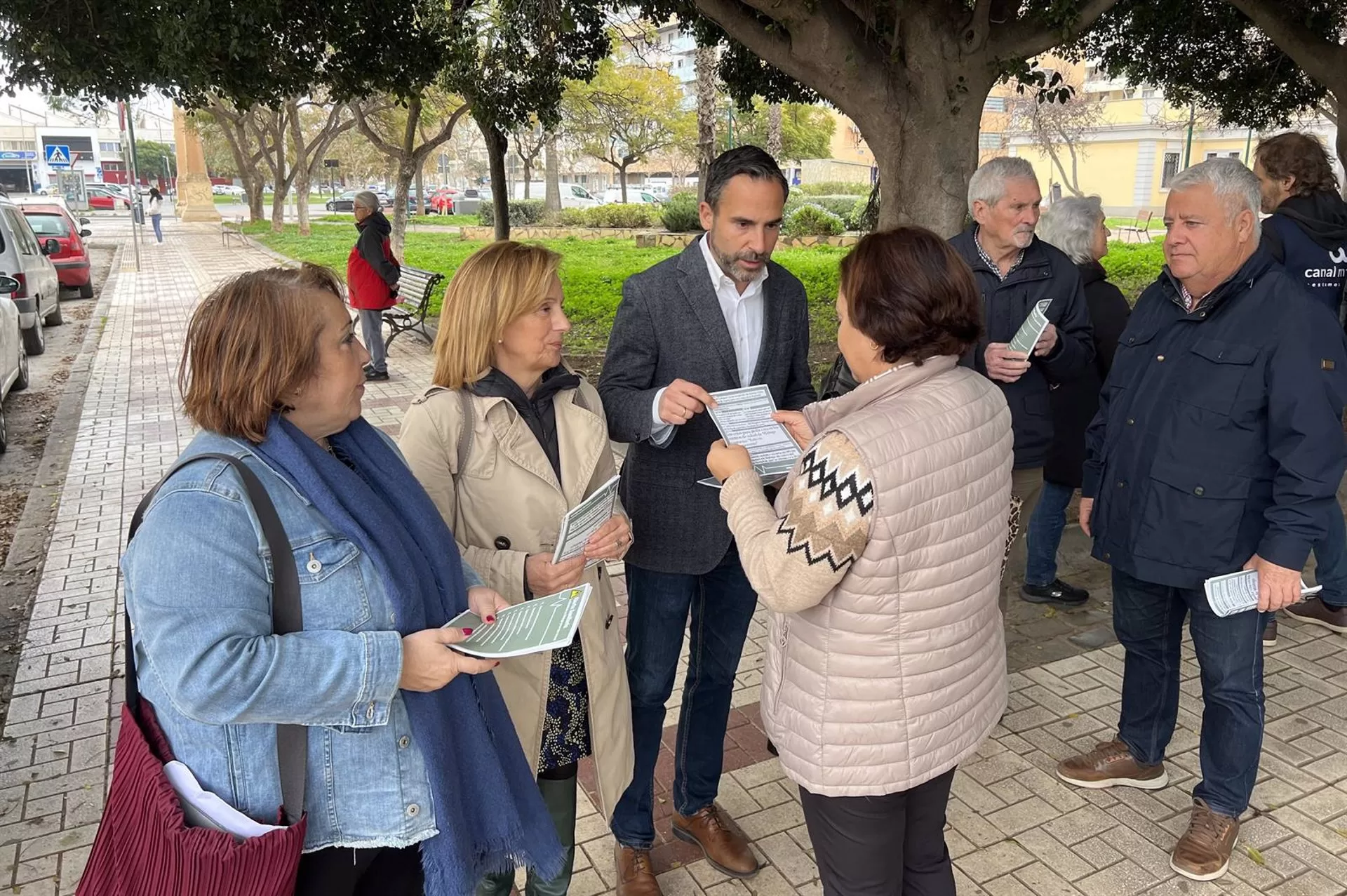 El PSOE pide a Moreno "más personal" para "evitar el colapso de los centros de salud"