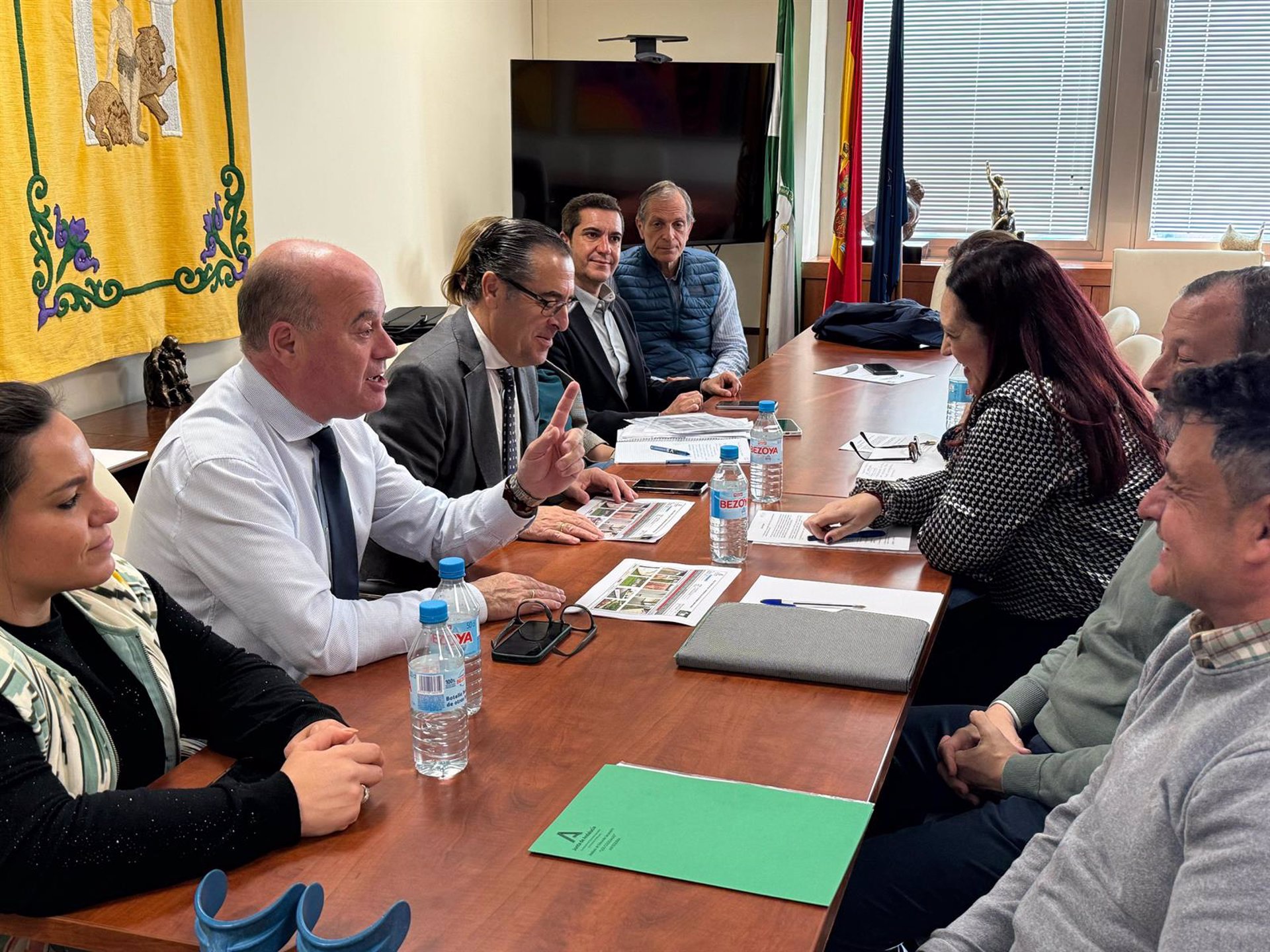 Junta traslada a AMPA de Los Colegiales de Antequera la actuación para paliar problemas en el centro