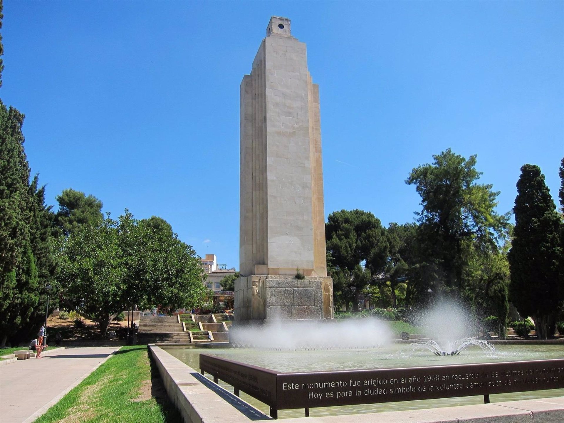 PSOE de Málaga pide retirar en Palma el monumento al crucero que masacró a población en 'La Desbandá'