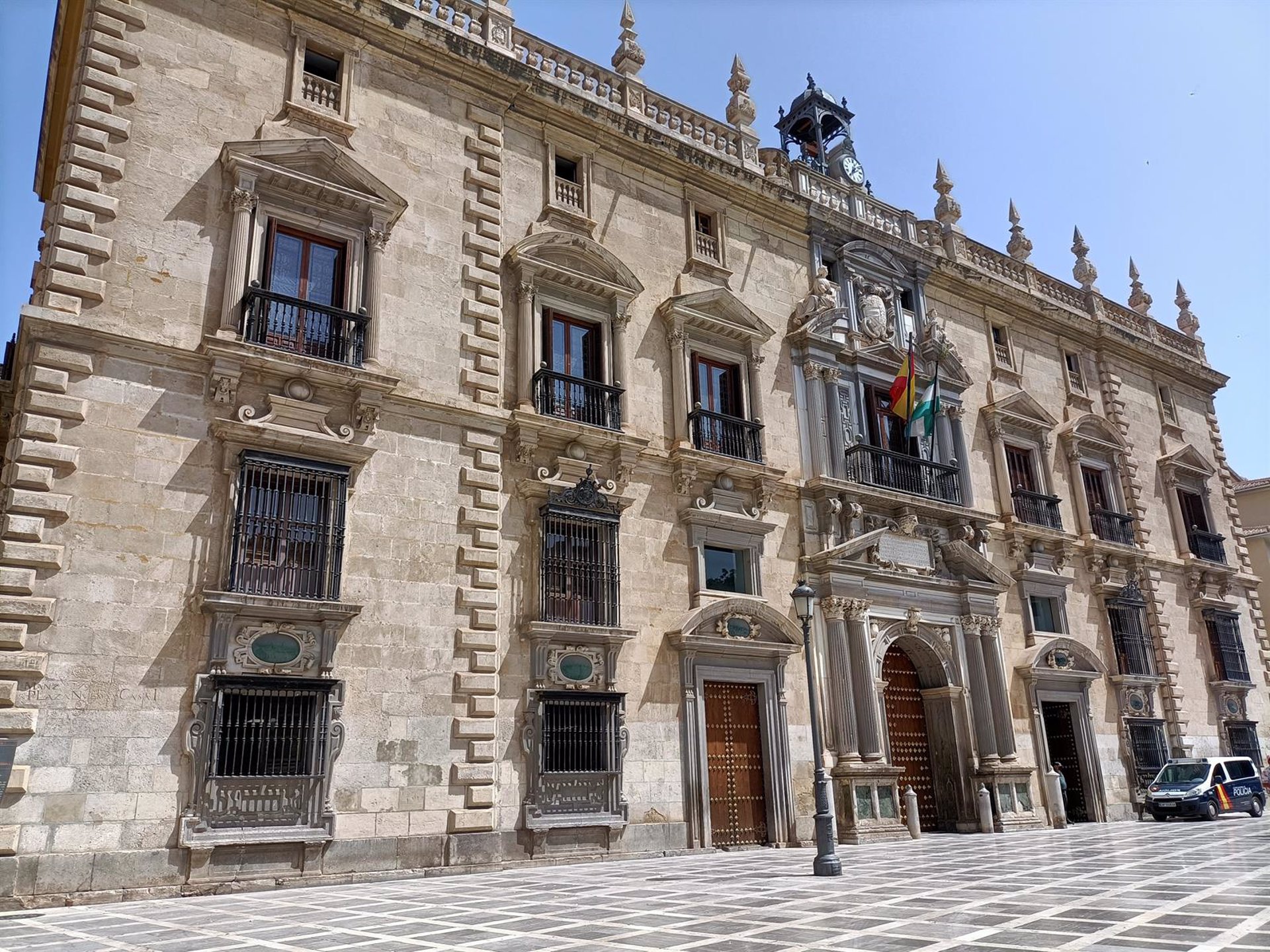 Rebajan a nueve años de cárcel la pena a un hombre por abusos a una familiar de 14 años en la calle