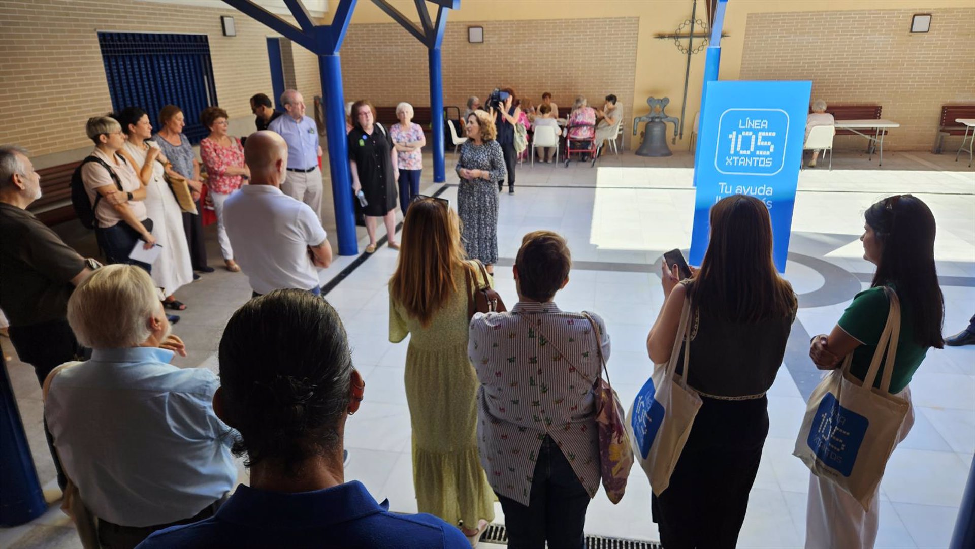 Los malagueños conocen de cerca la labor de la Iglesia gracias a la Línea 105 Xtantos