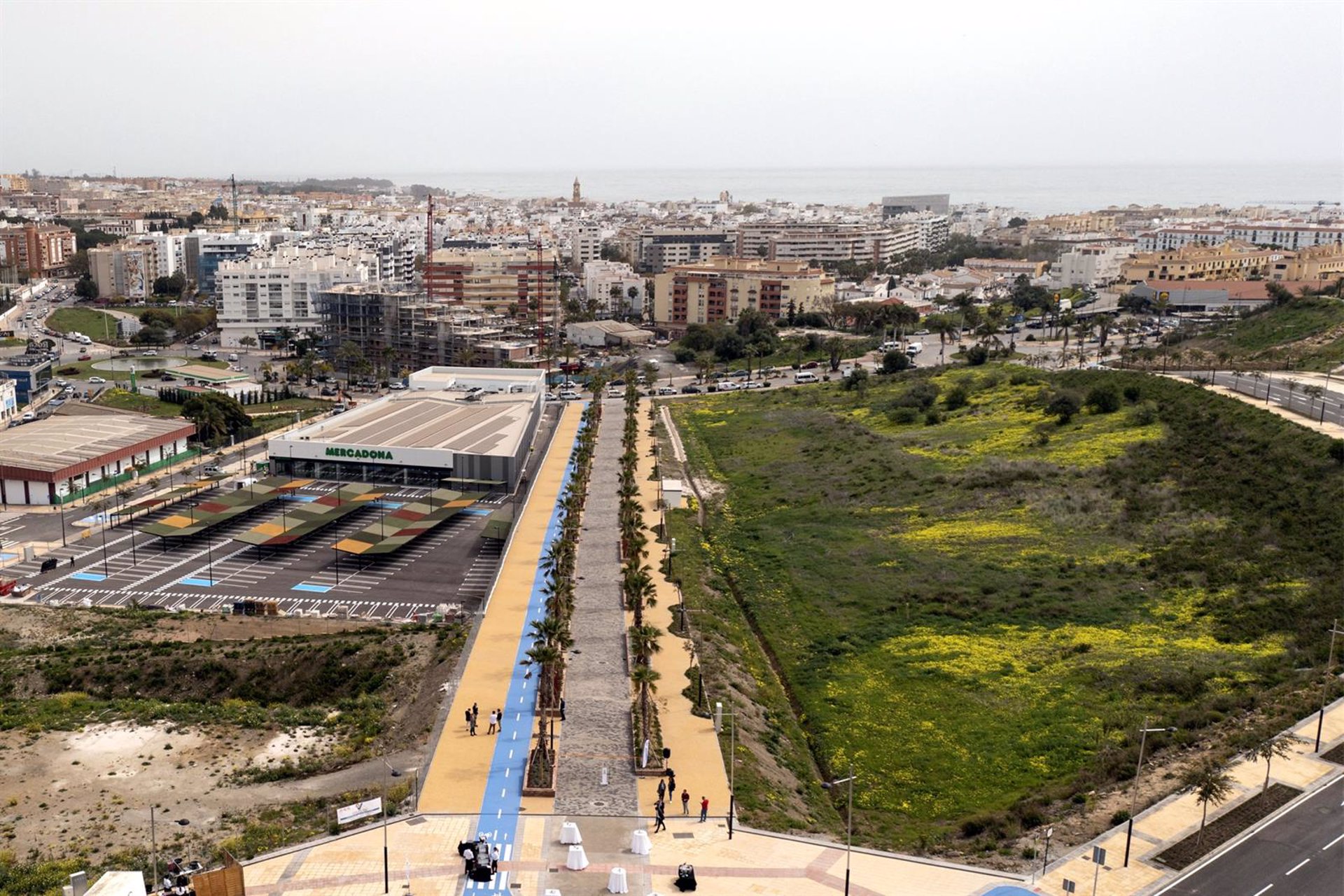 Estepona adjudica la construcción y explotación de la nueva piscina cubierta en la avenida Puerta del Mar
