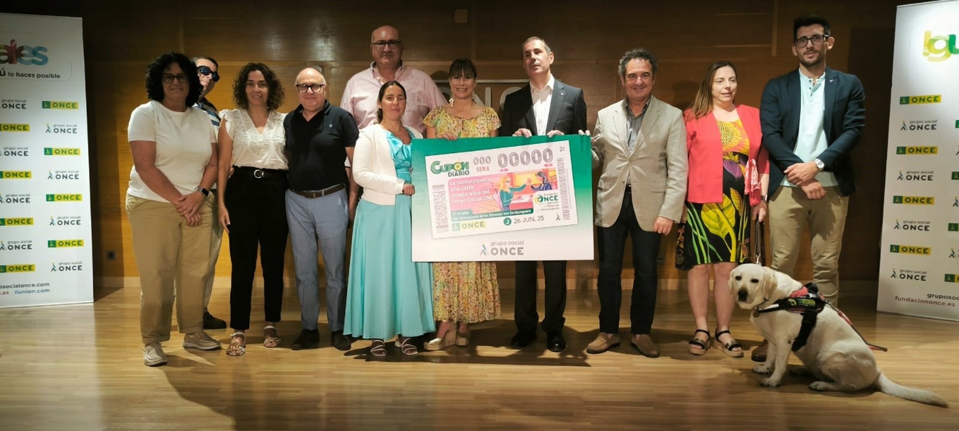 Los malagueños con sordoceguera reclaman su lugar en la sociedad en un acto en la sede de la ONCE