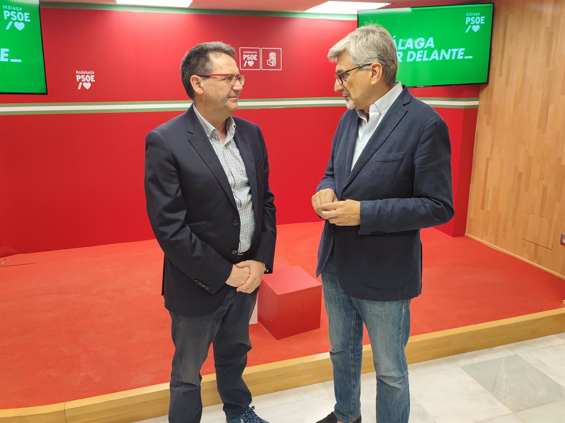 PSOE exige a la Junta que "duplique la frecuencia" de los autobuses interurbanos que dan servicio a Rincón