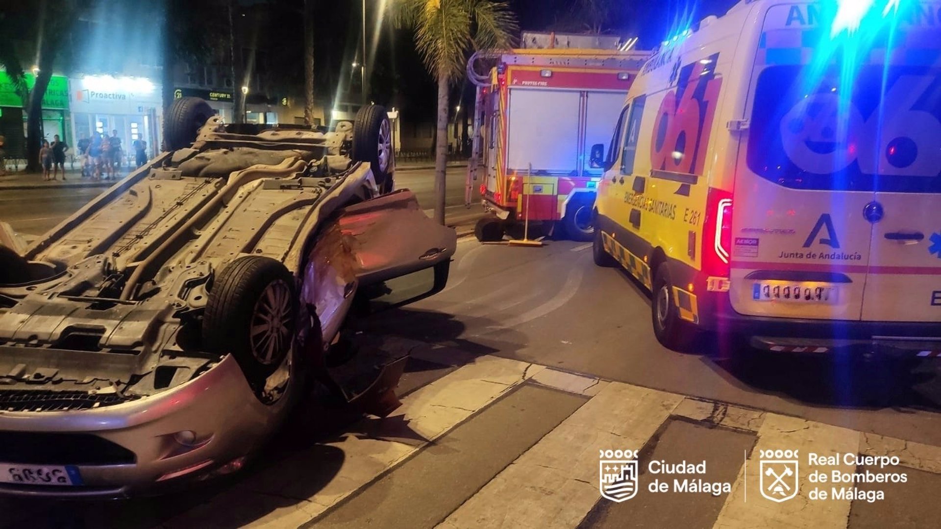 Seis heridos tras un accidente entre dos vehículos en la capital