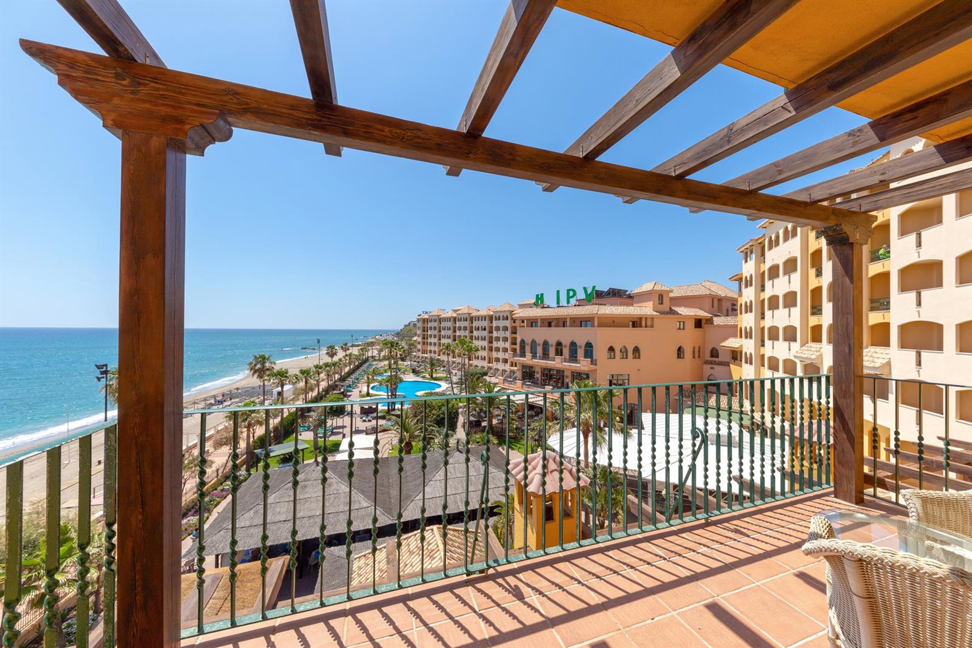 Hoteleros prevén ocupación del 86,59% en julio y 83,88% en agosto, inferior a la del pasado verano
