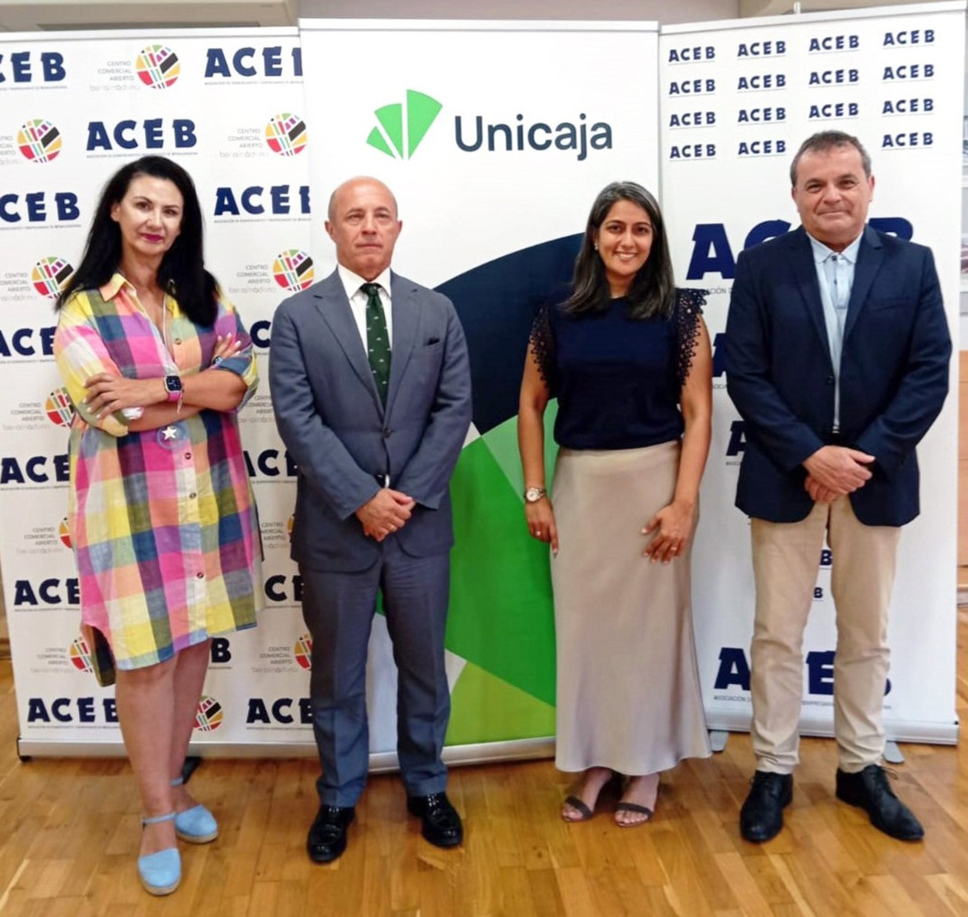 Unicaja ofrece a los empresarios de Benalmádena servicios y productos adaptados a sus necesidades