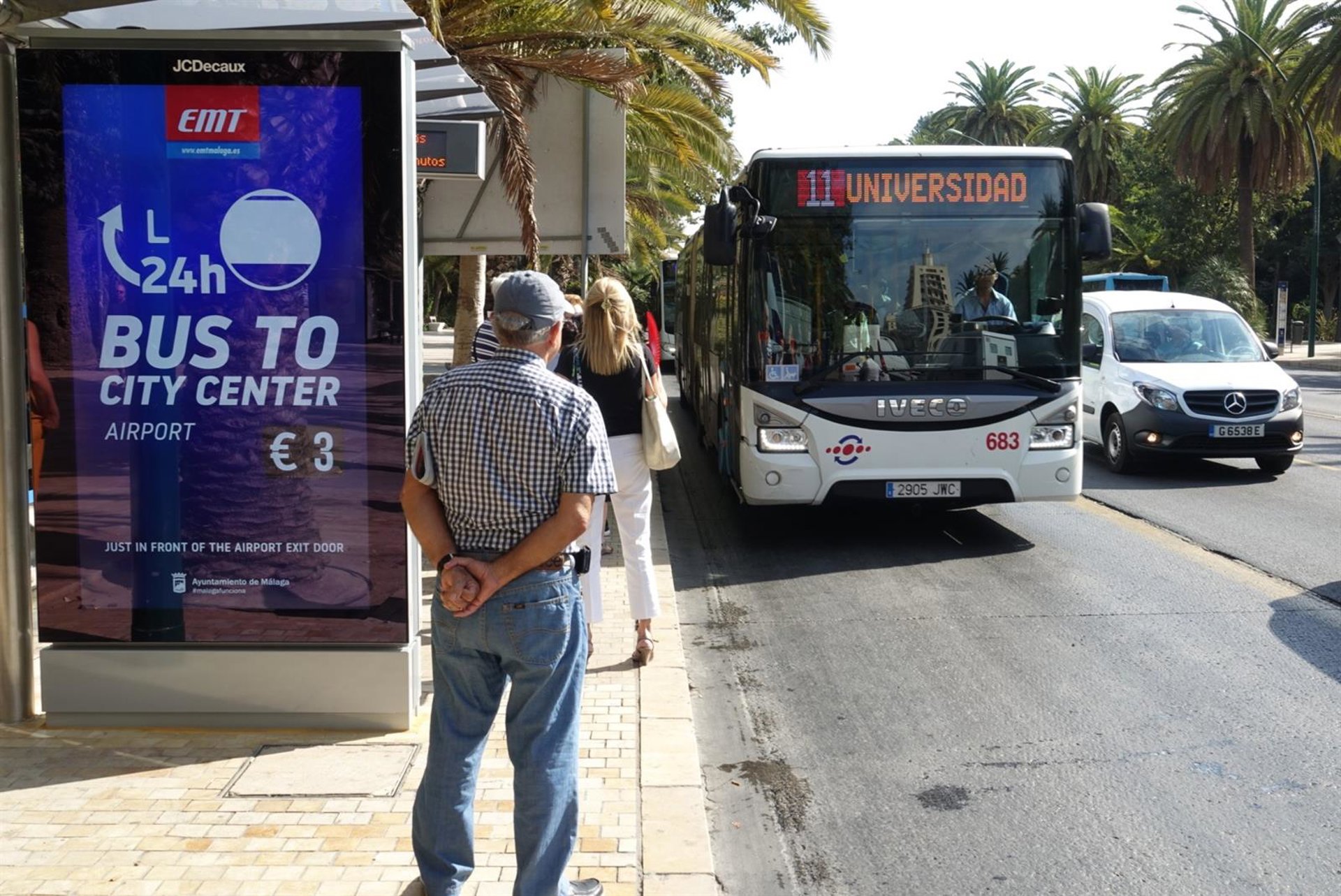 Ayuntamiento recomienda transporte público en Feria para los desplazamientos al centro y al Cortijo de Torres