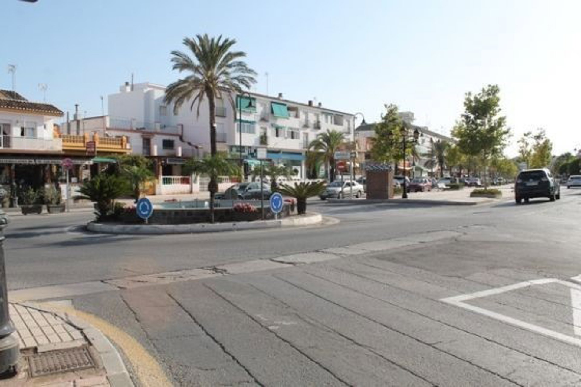 Detenida una pareja tras agredir a varios policías municipales en un control en Mijas