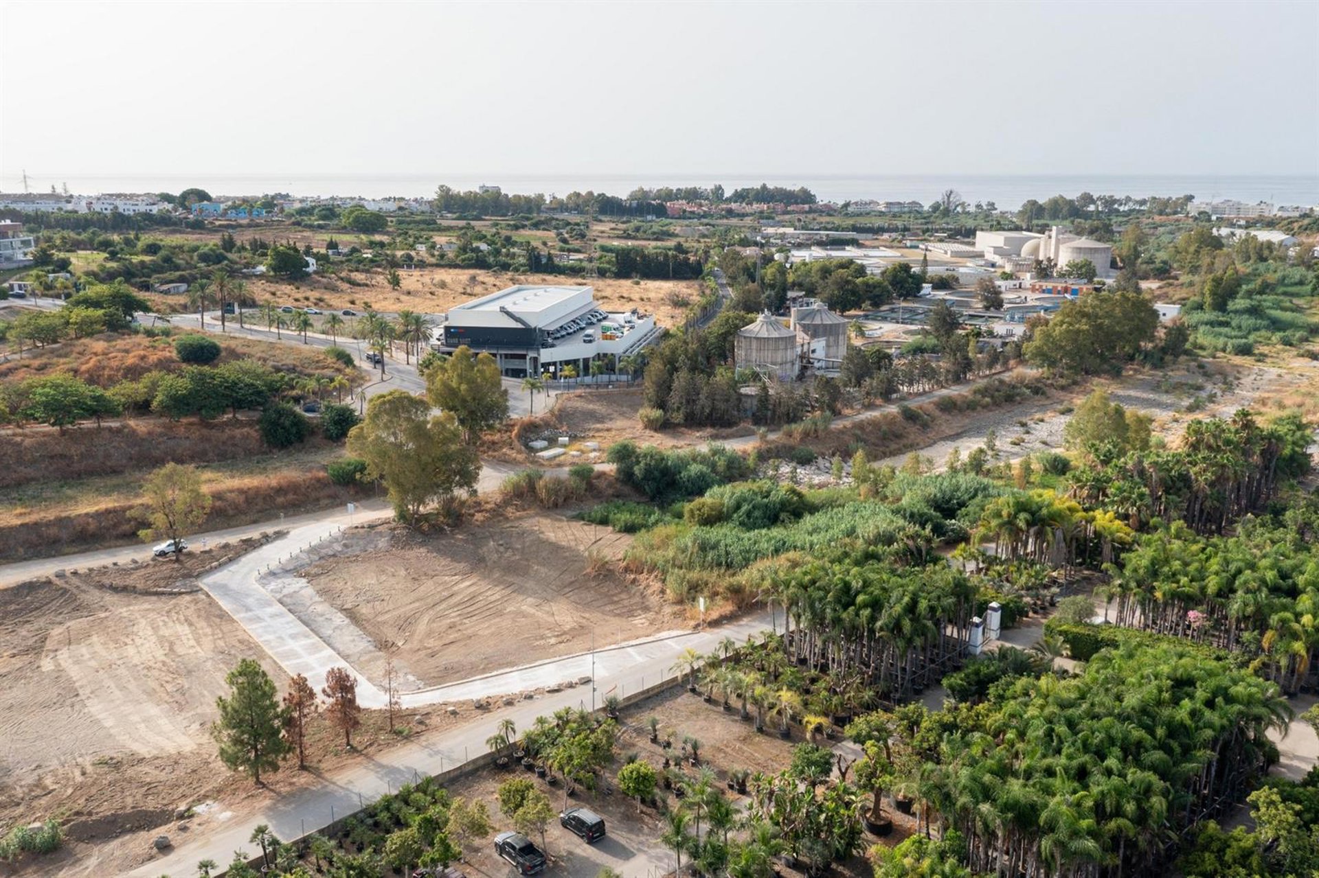 Estepona abre al tráfico un paso sobre el río Guadalmansa que conecta Cancelada y varias urbanizaciones