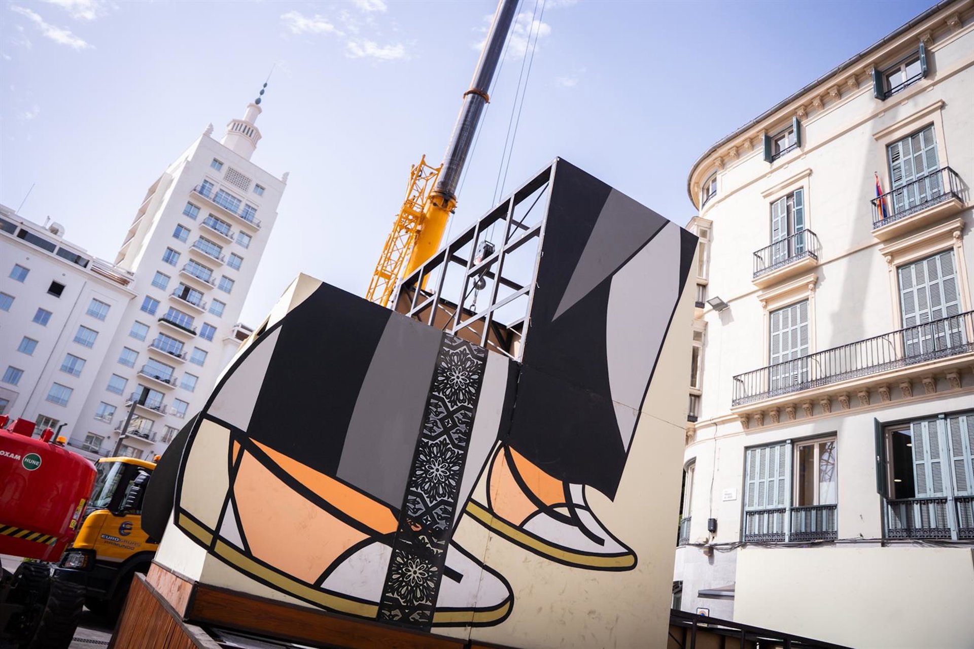 La Feria llena de ambiente festivo el centro de Málaga con actividades, verdiales, flamenco y música popular