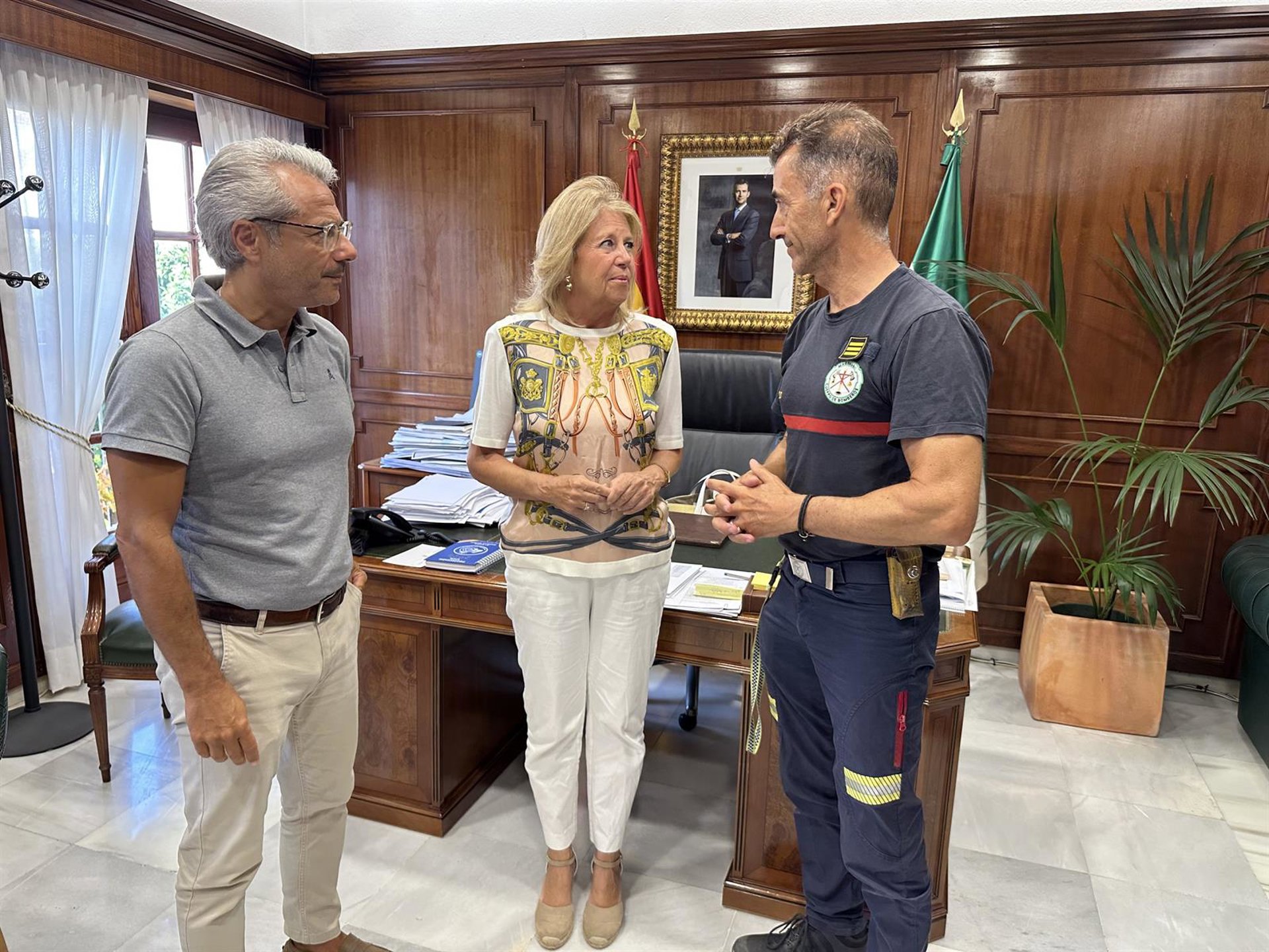 Marbella envía un operativo de seis bomberos para colaborar en la extinción de los incendios de Ourense