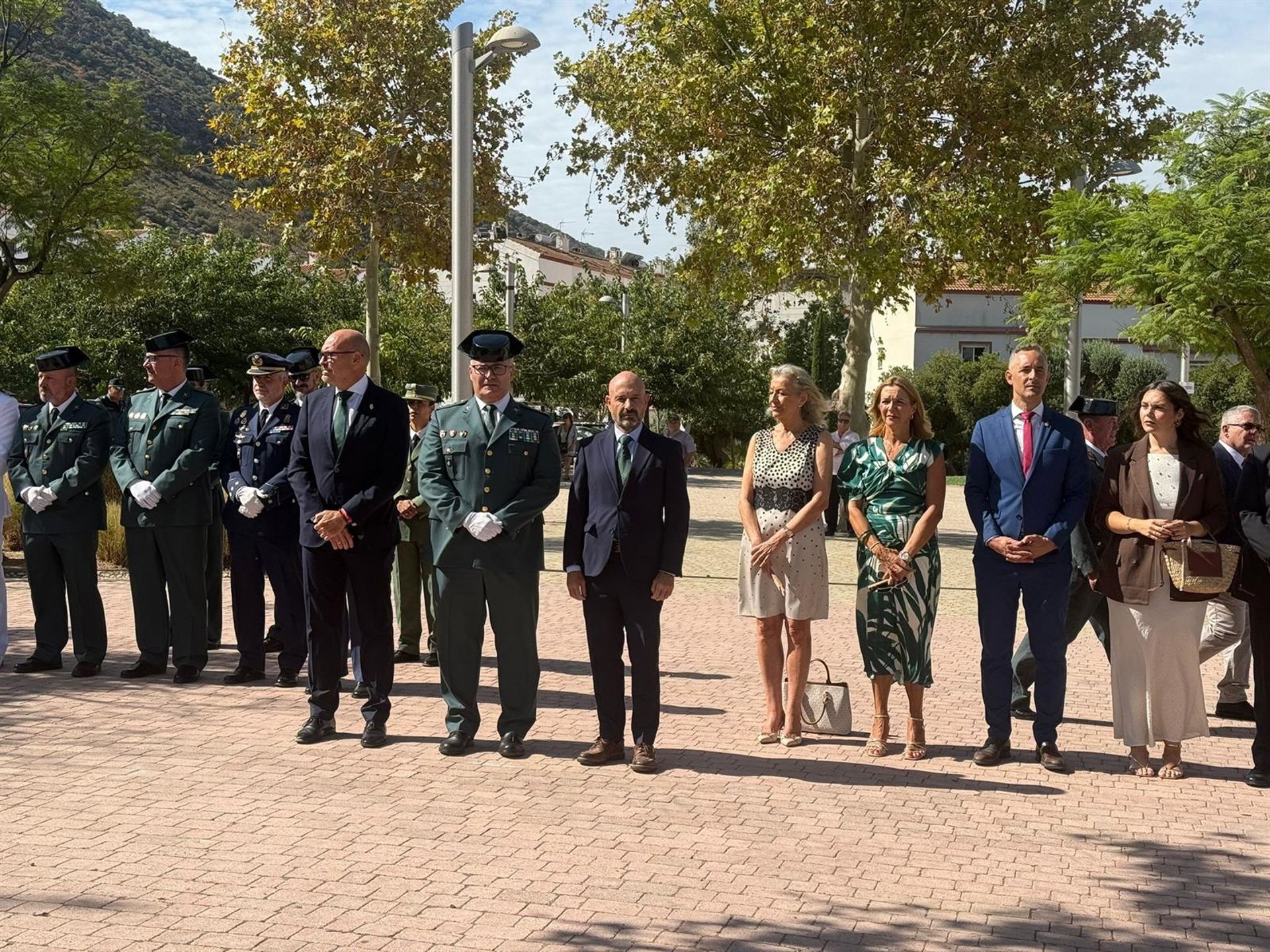 Arrancan en Cártama los actos con motivo de la patrona de la Guardia Civil con el izado solemne de la bandera