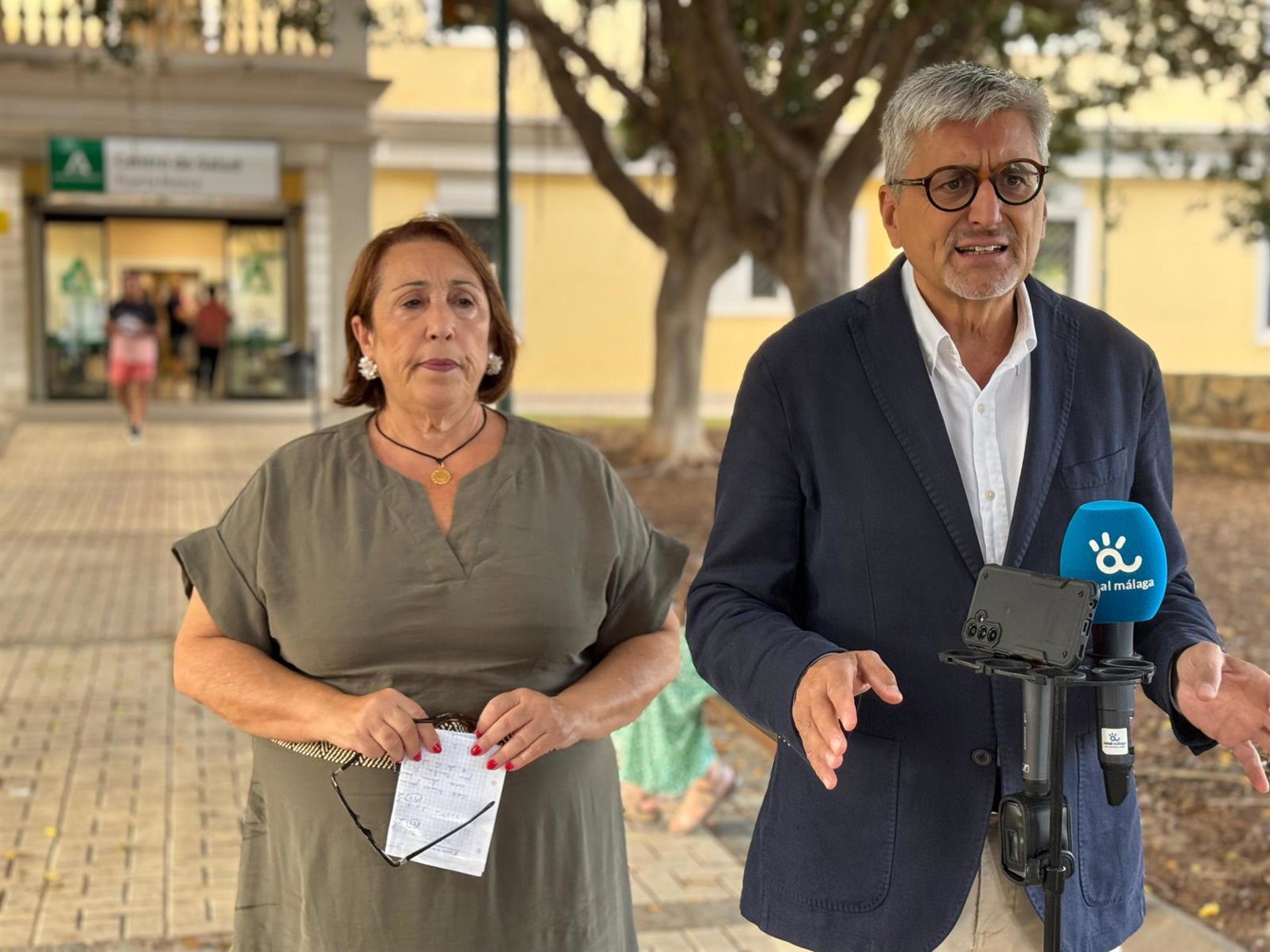 El PSOE acusa a Moreno de "condenar a Málaga a ser la provincia andaluza con más pacientes en lista de espera"