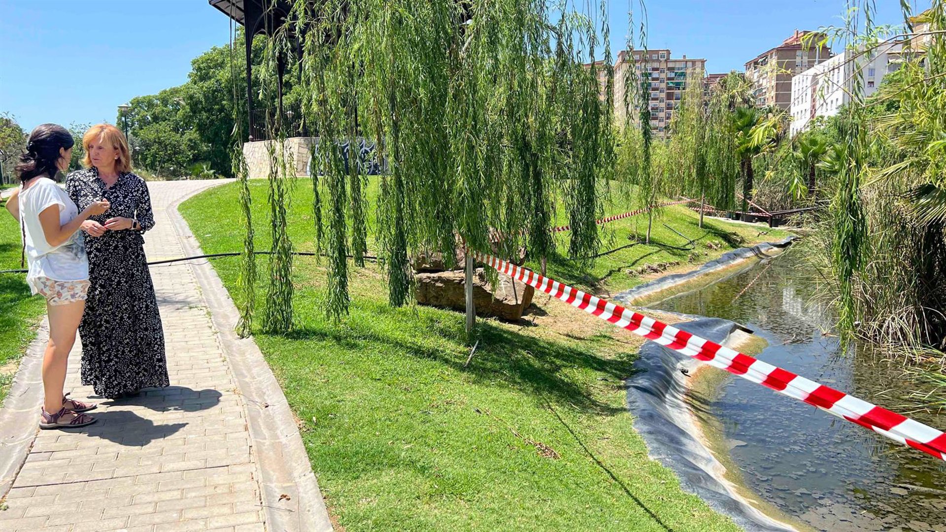 El PSOE exige transparencia al Ayuntamiento tras el cierre del Parque de Huelin por posible gripe aviar