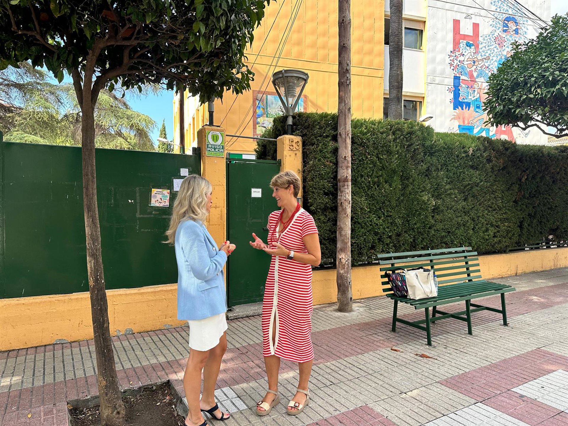 El PSOE reprocha a Moreno que 200 niños de Estepona "hayan comenzado el curso escolar en aulas prefabricadas"
