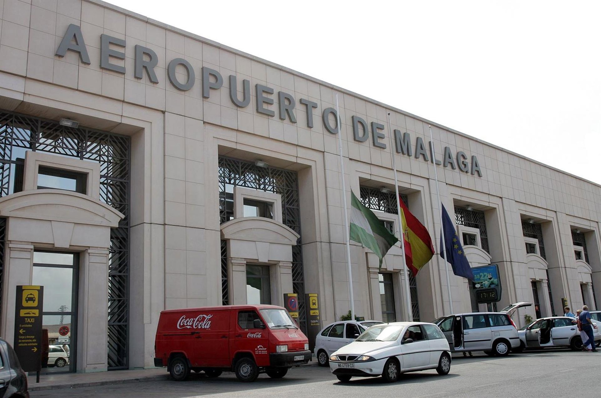 El aeropuerto renueva la certificación internacional por su labor en la reducción de la huella de carbono