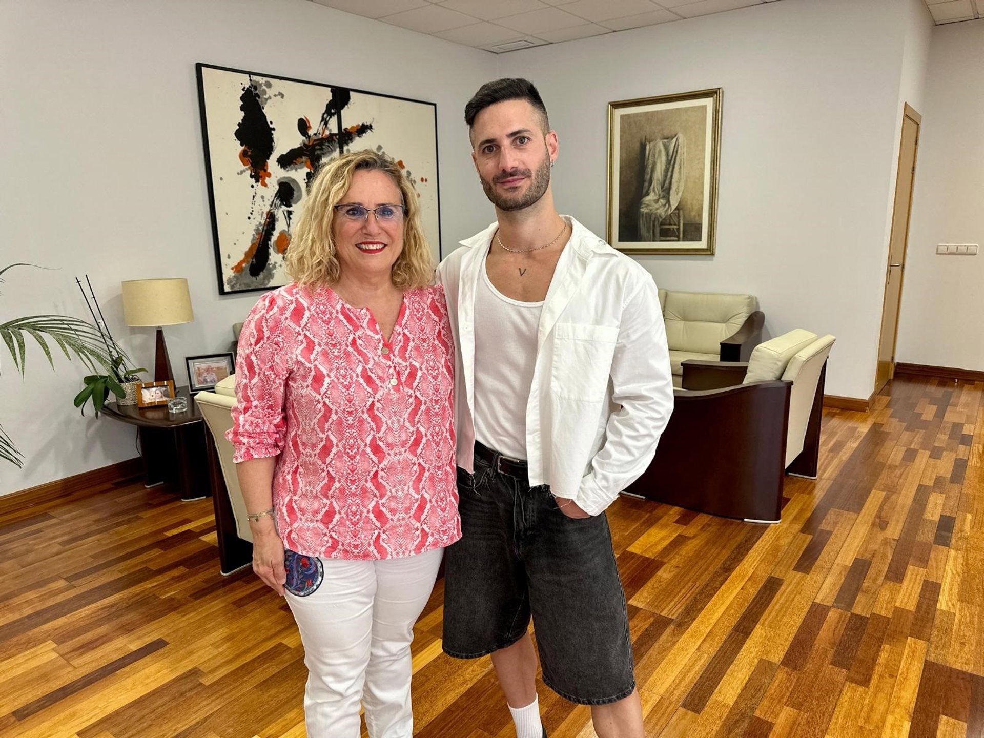 El 'influencer' de Fuengirola Edgar Caro Casado 'Sensilo con S', pregonero de la Feria del Rosario en su ciudad