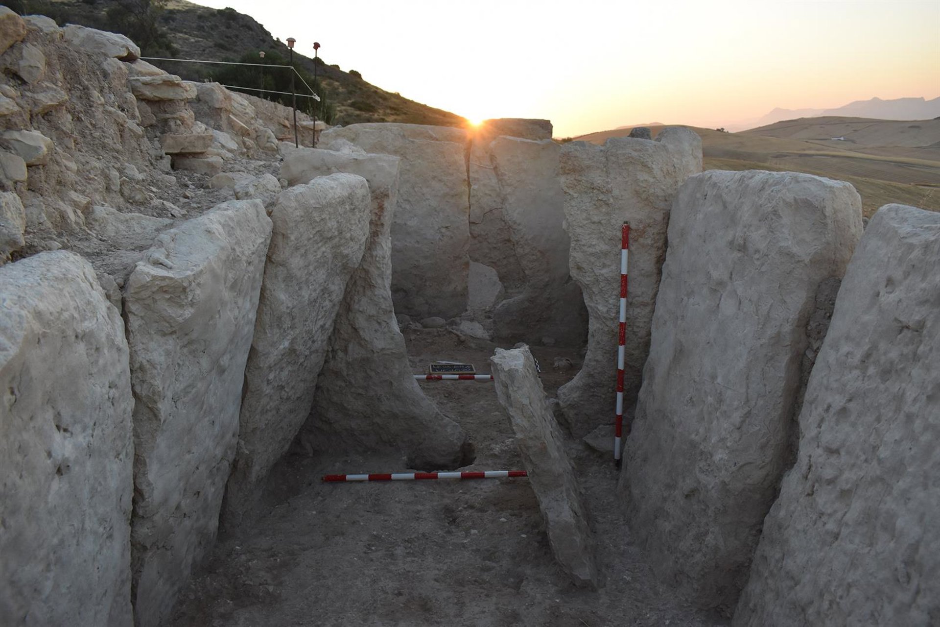 Investigadores sacan a la luz un dolmen de más de 5.000 años en Teba (Málaga)