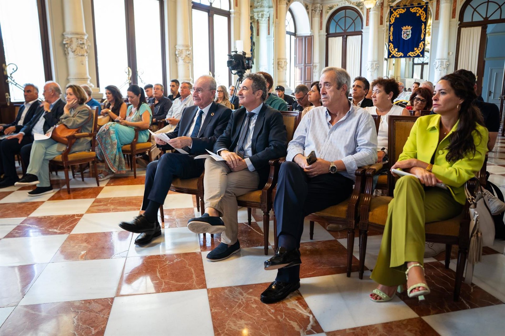 Málaga acoge la presentación de la campaña 'Tú también puedes salvar una vida' apadrinada por Vicente del Bosque
