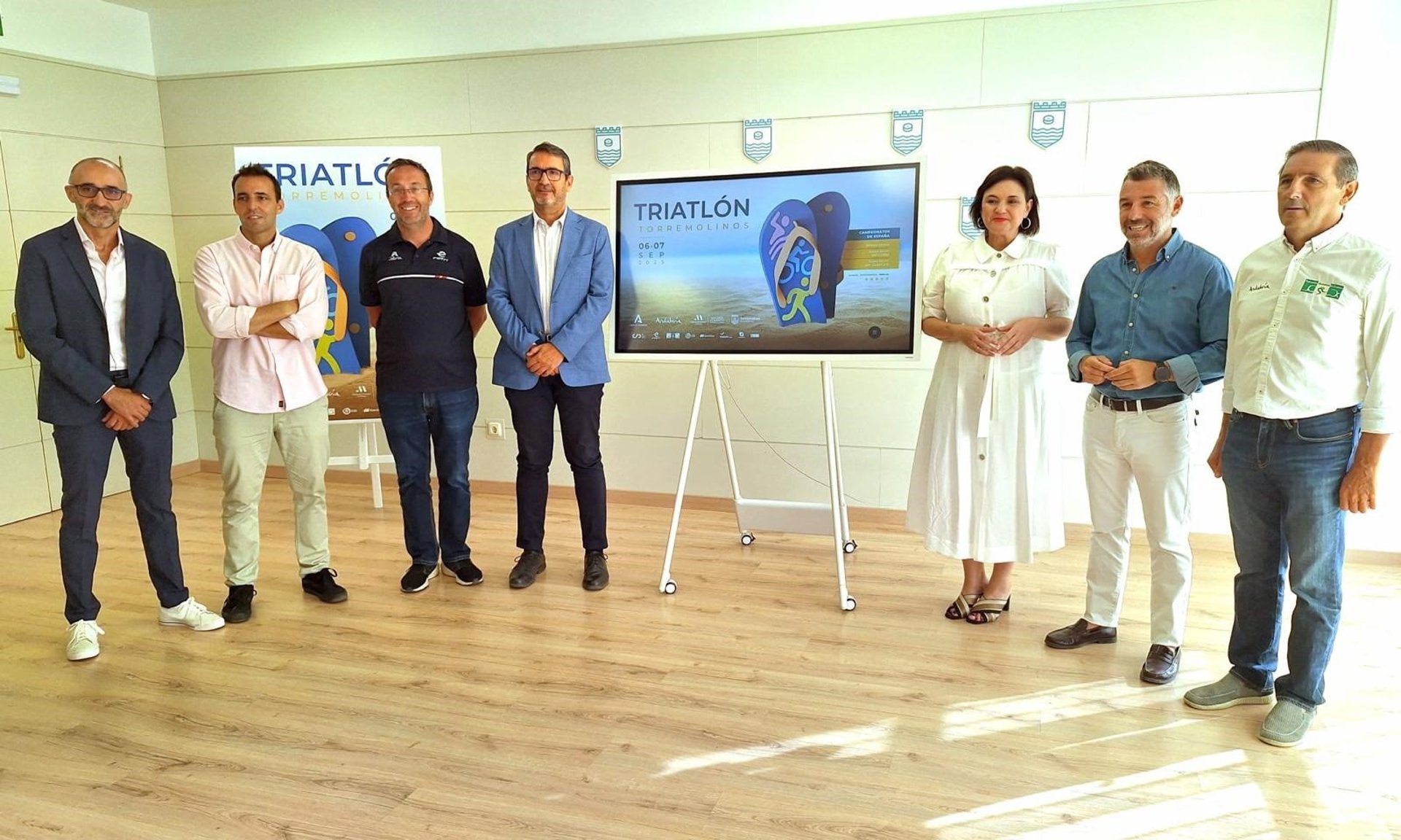 Más de 1.500 deportistas participan en la Liga Nacional de Clubes de Triatlón que se celebra en Torremolinos