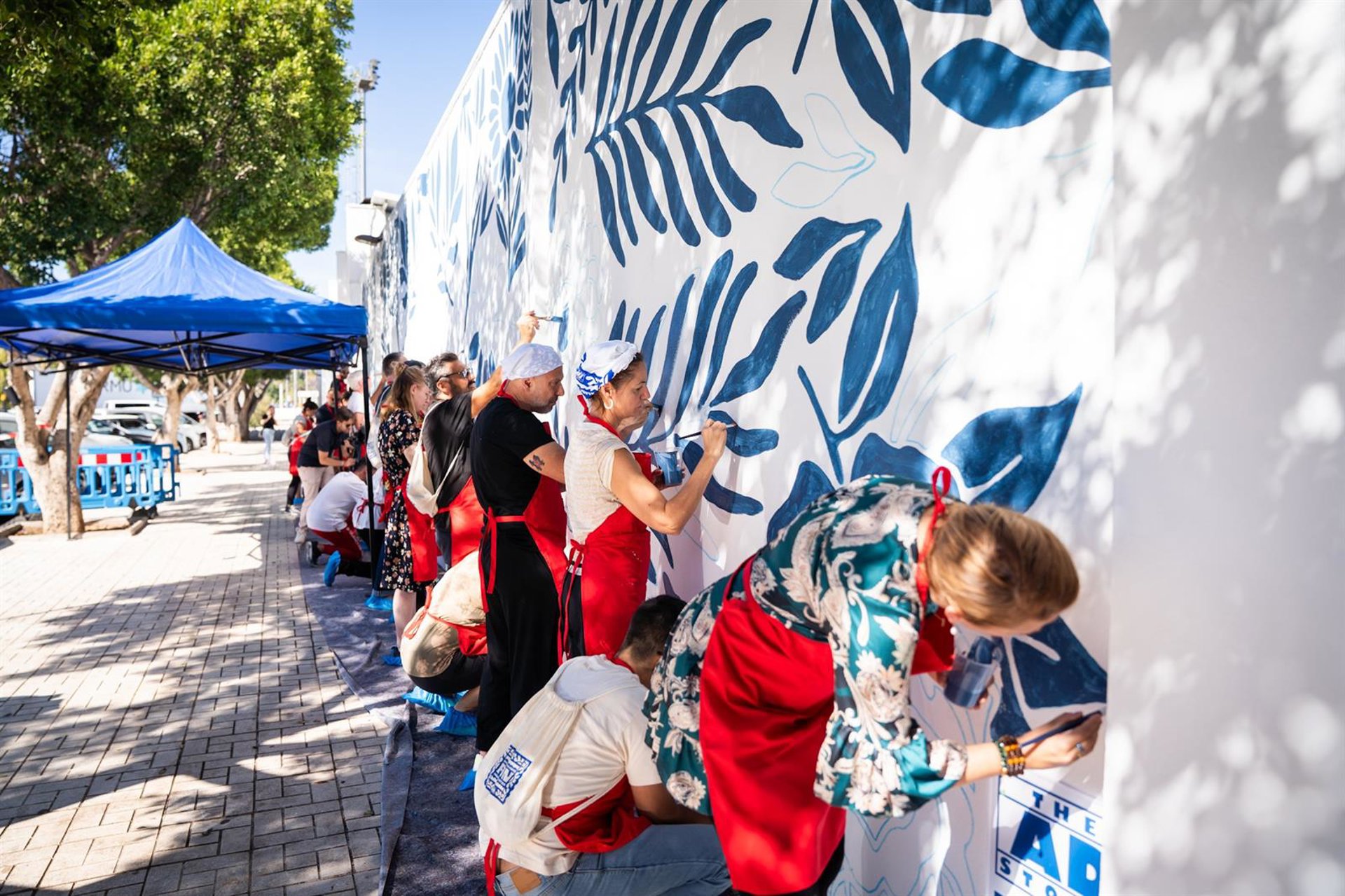 Ciudad Jardín cuenta con un nuevo mural decorativo que aúna tradición cultural y diversidad natural y artística