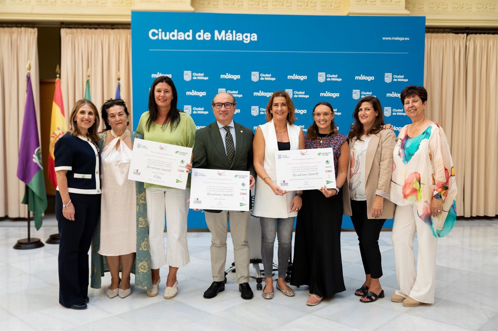 Entregados los cheques procedentes de las funciones 'Clásicos Solidarios en el Castillo de Gibralfaro'