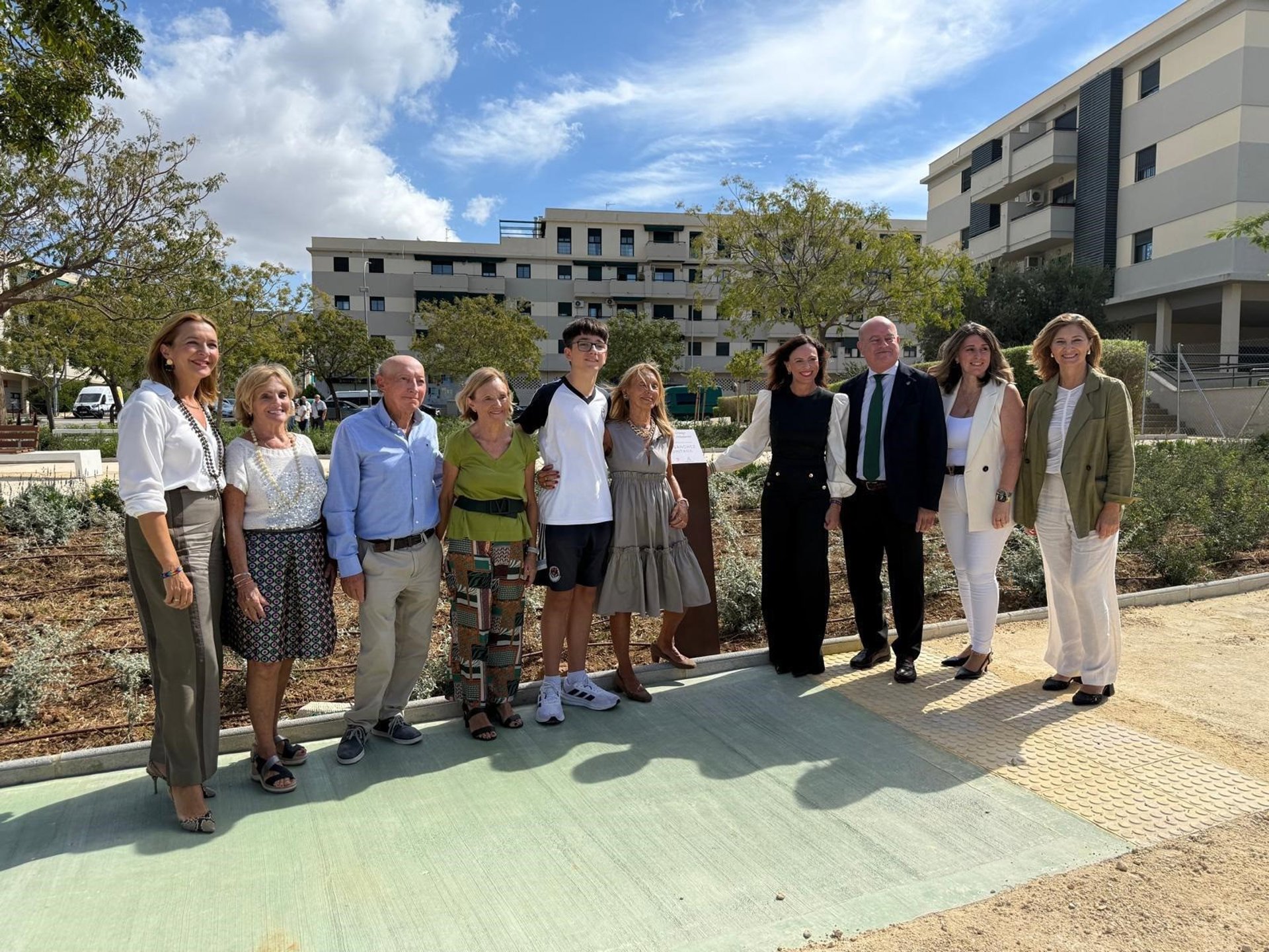 Junta y Ayuntamiento inauguran el nuevo parque que rinde homenaje a las mujeres de Antequera