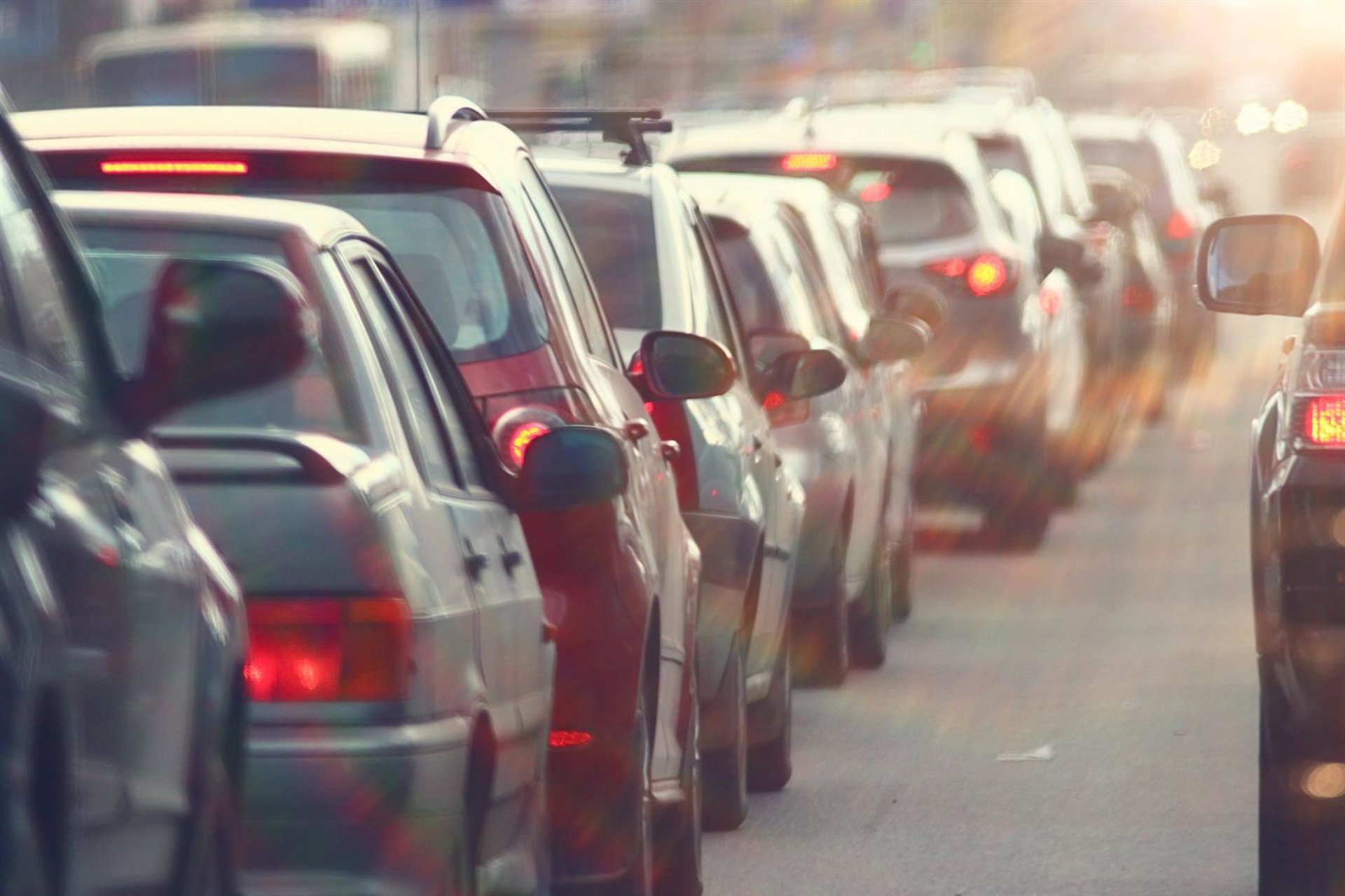 Aehcos muestra preocupación por "problemas" de movilidad y reclama infraestructuras de transporte pendientes