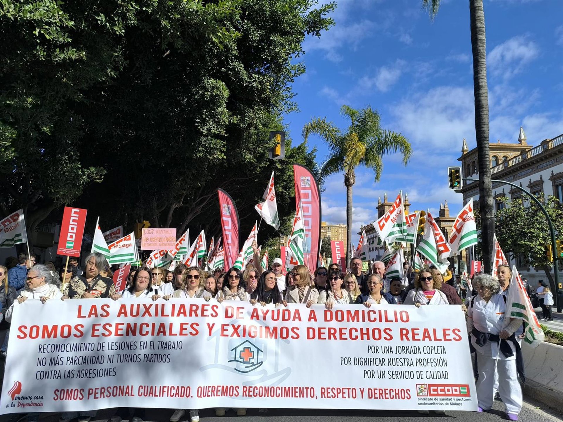 CCOO se manifiesta en defensa de las trabajadoras de ayuda a domicilio