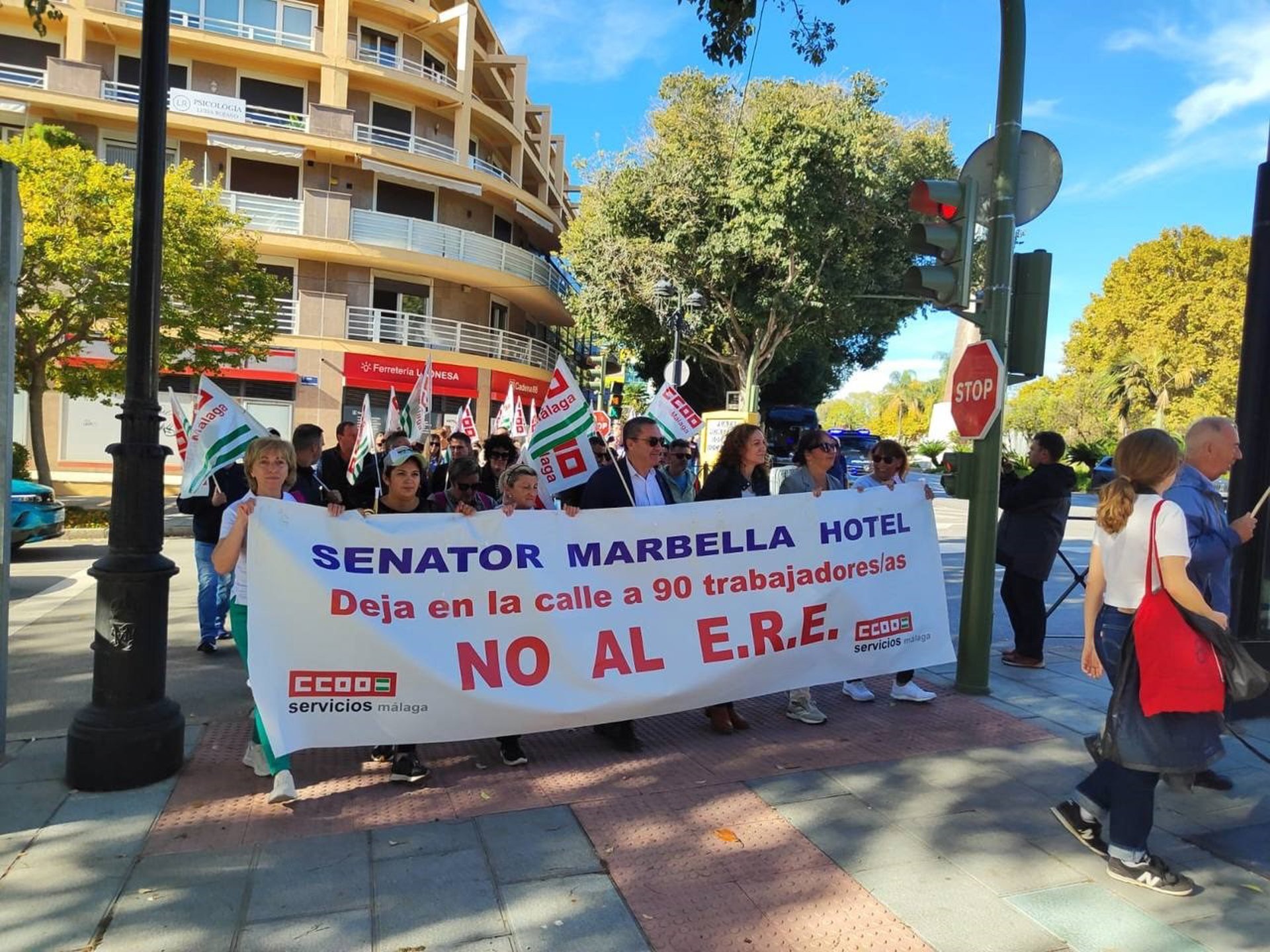 CCOO traslada su apoyo a los trabajadores del Hotel Senator Marbella en su séptimo día de encierro