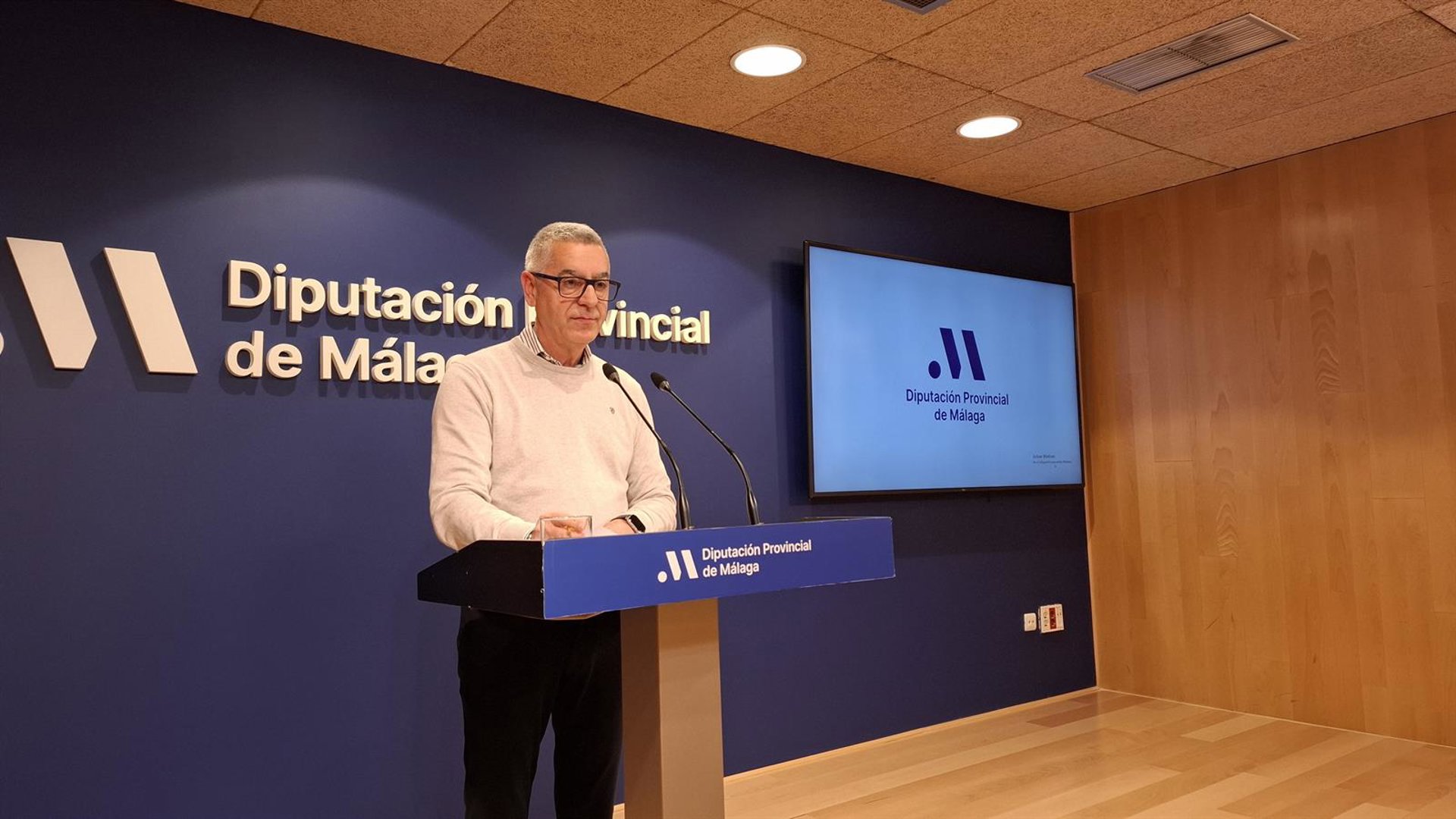 Con Málaga pide a Diputación que impulse planes de igualdad "con recursos materiales y humanos suficientes"