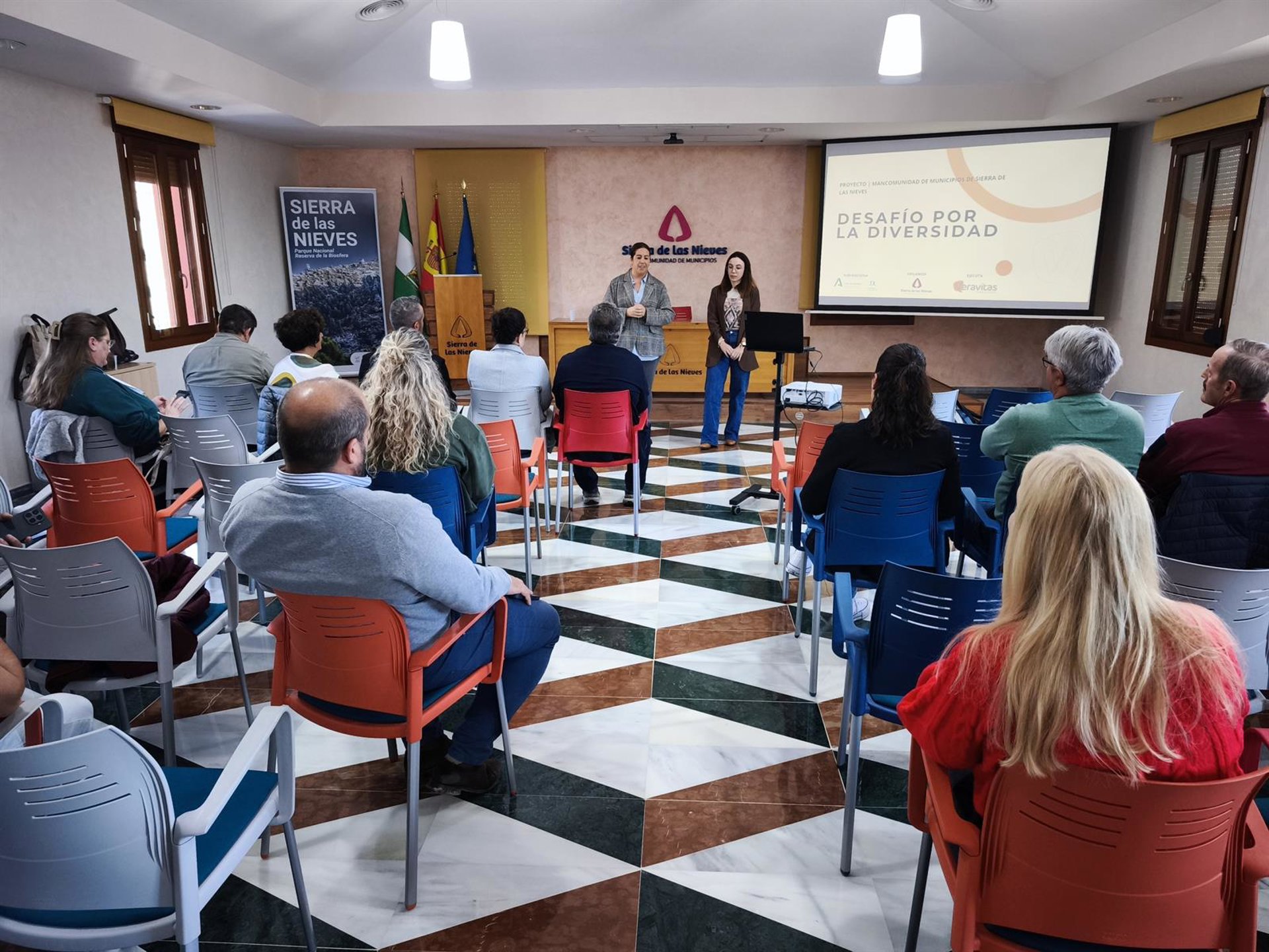 El Instituto Andaluz de la Juventud refuerza su apuesta por la juventud rural en la Sierra de las Nieves