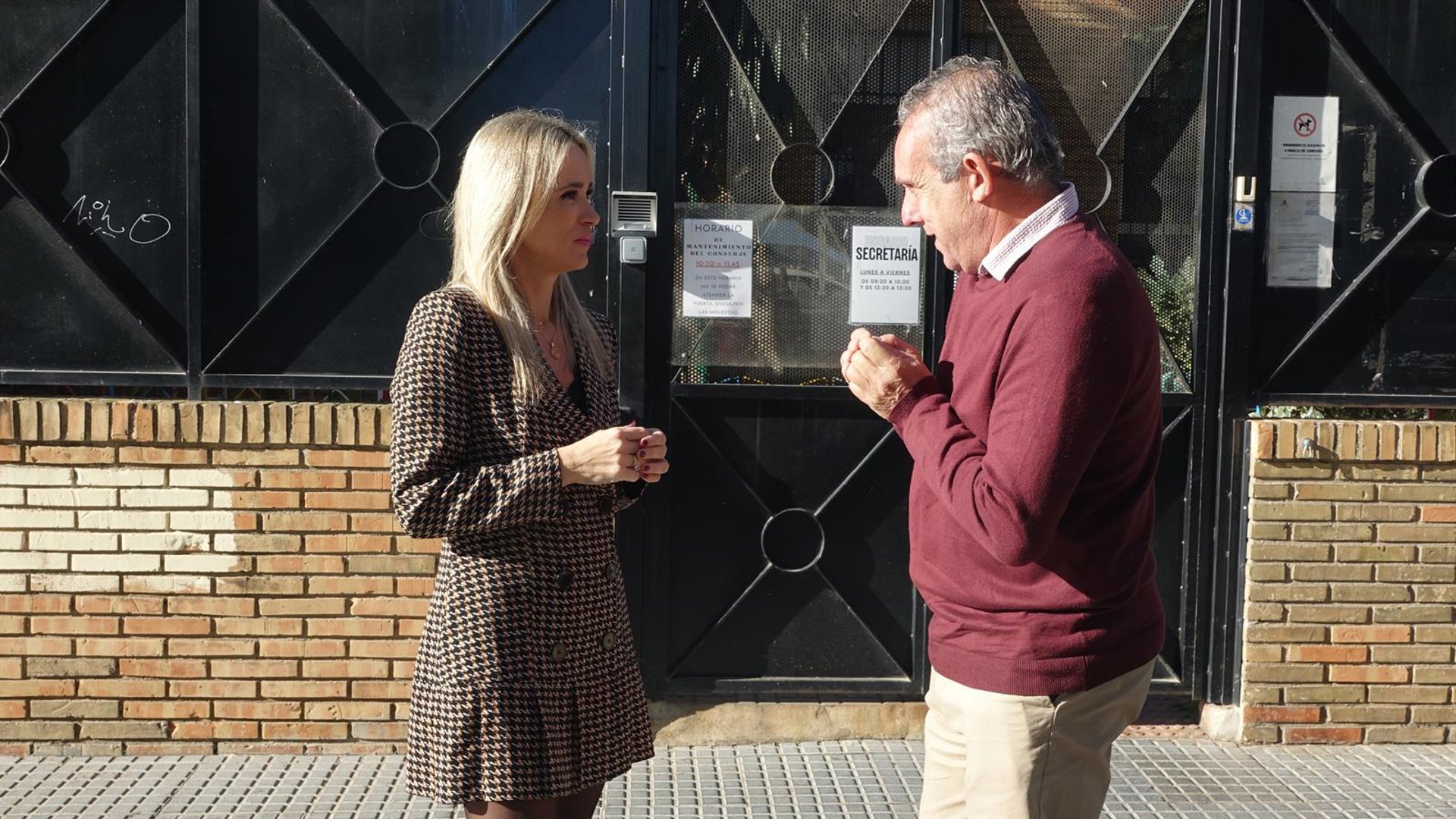 El PSOE califica de "chapuza" el nuevo plan de climatización en centros educativos: "No resuelve el problema"
