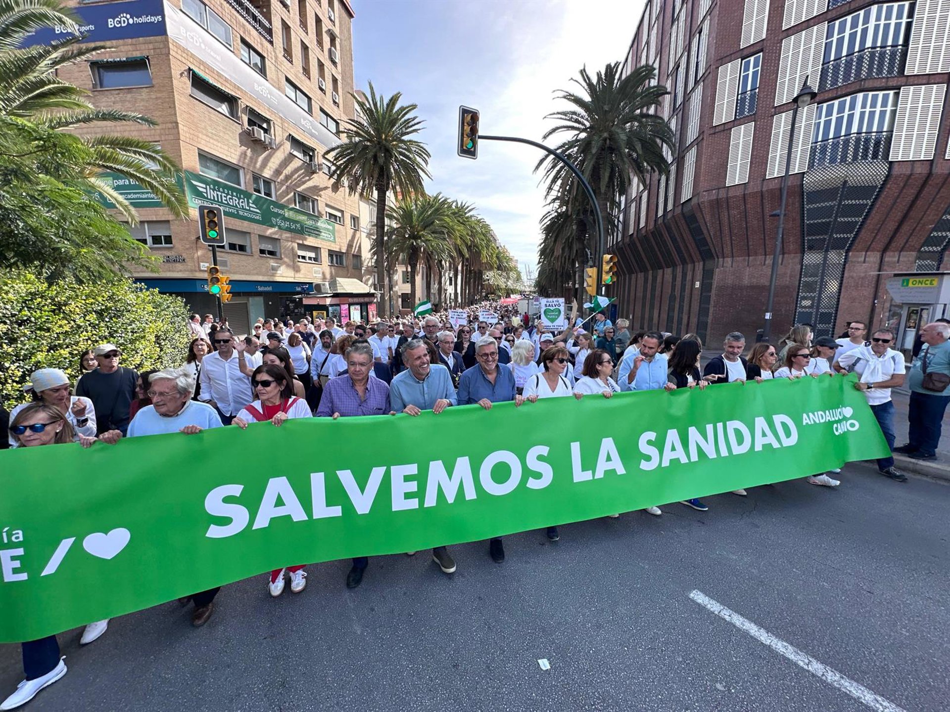 El PSOE exige a Moreno que "baje del pedestal" y "escuche el clamor de Málaga en defensa de la sanidad pública"